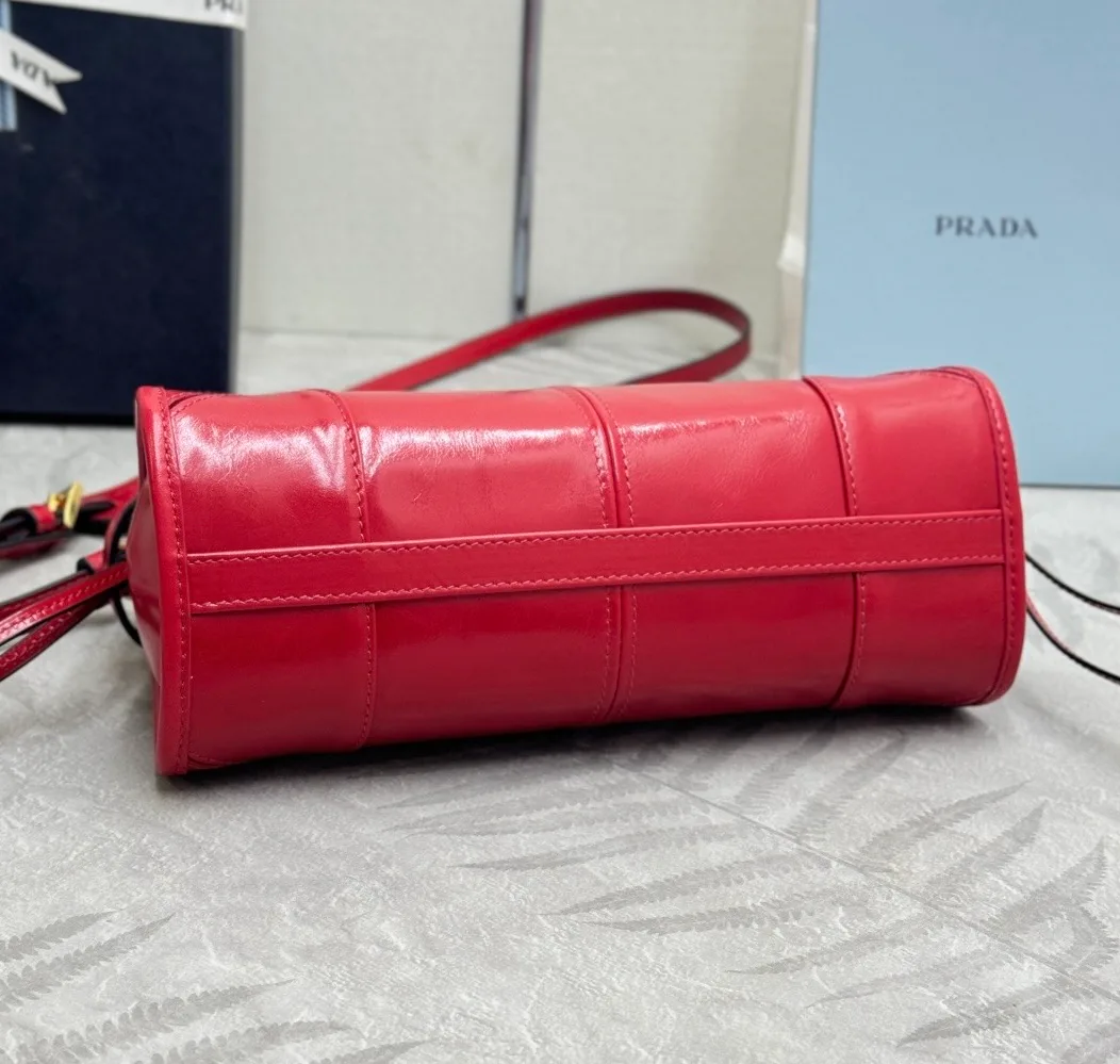Сумки На Ремне Женские Prada 11682136