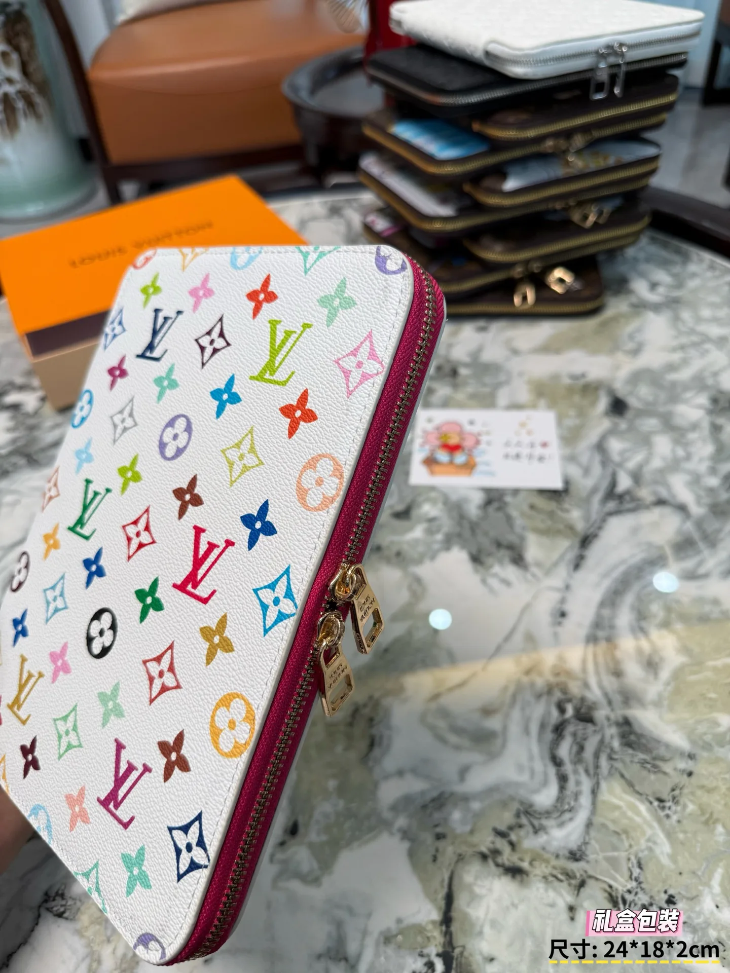 Клатчи Женские Louis Vuitton 18013758