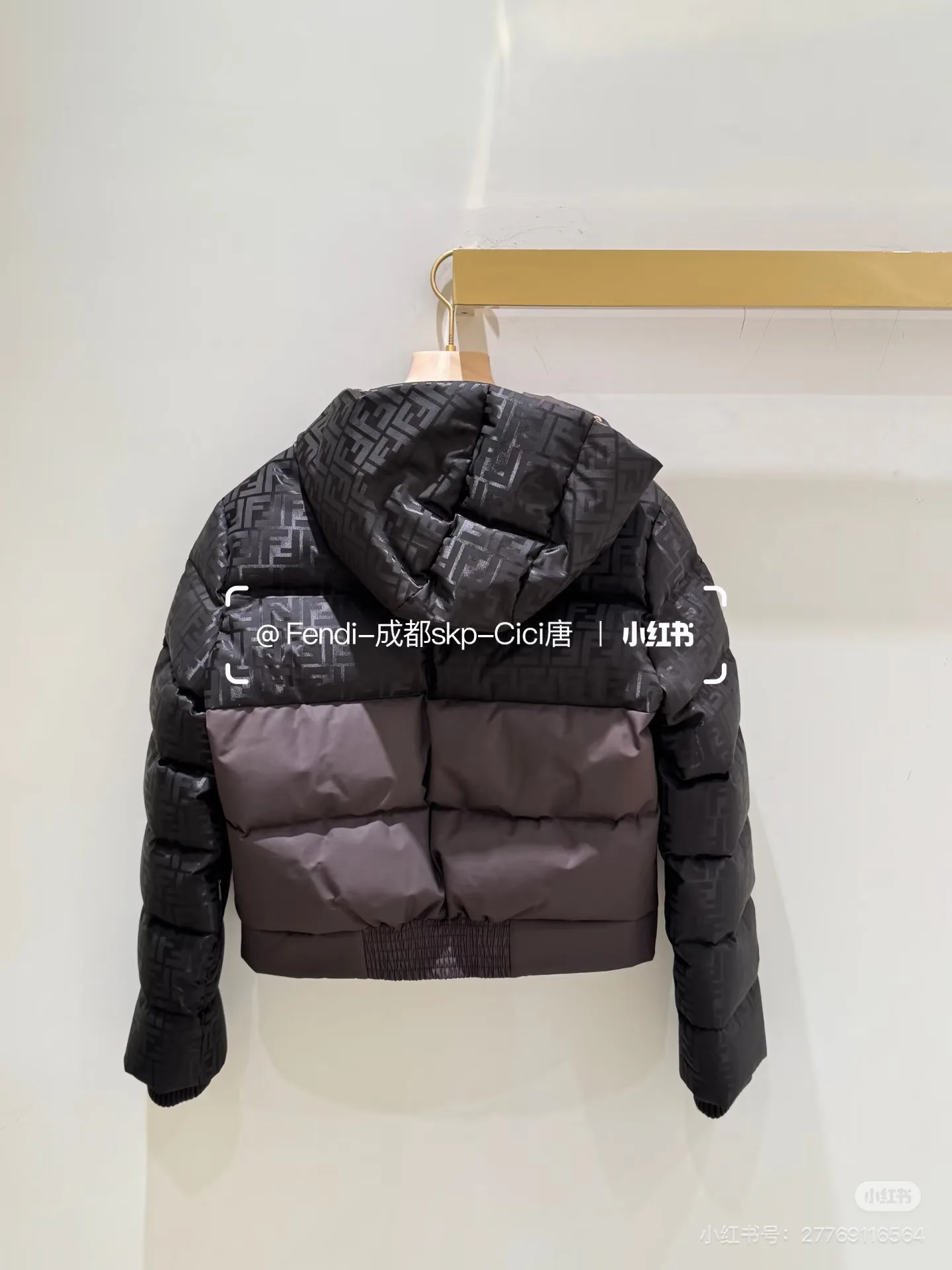 Куртки И Пуховики Женские Fendi 18298469