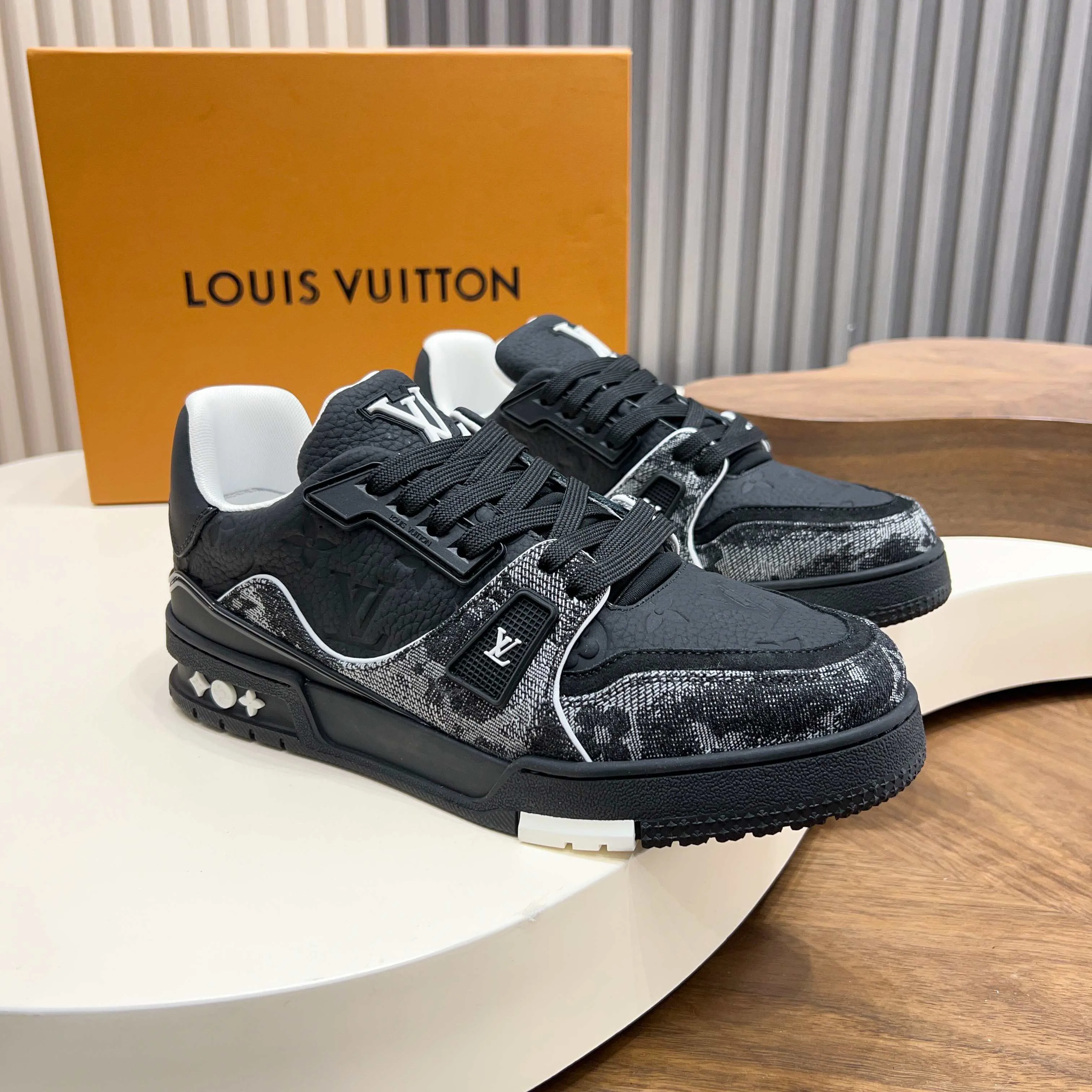 Кроссовки Мужские Louis Vuitton 1319040