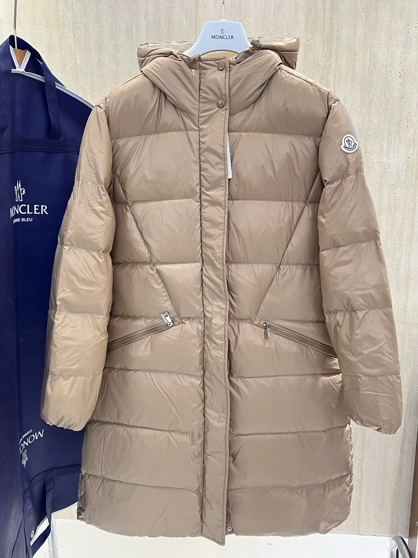 Куртки И Пуховики Женские Moncler 18723444