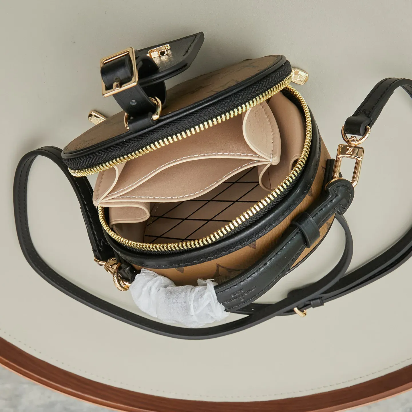 Сумки На Ремне Женские Louis Vuitton 25404