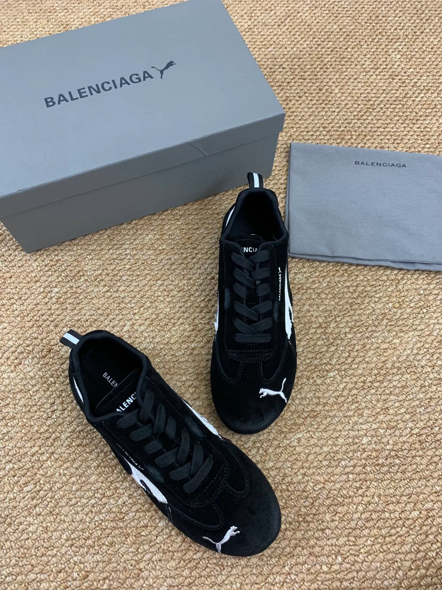 Кроссовки Женские Balenciaga 17545262