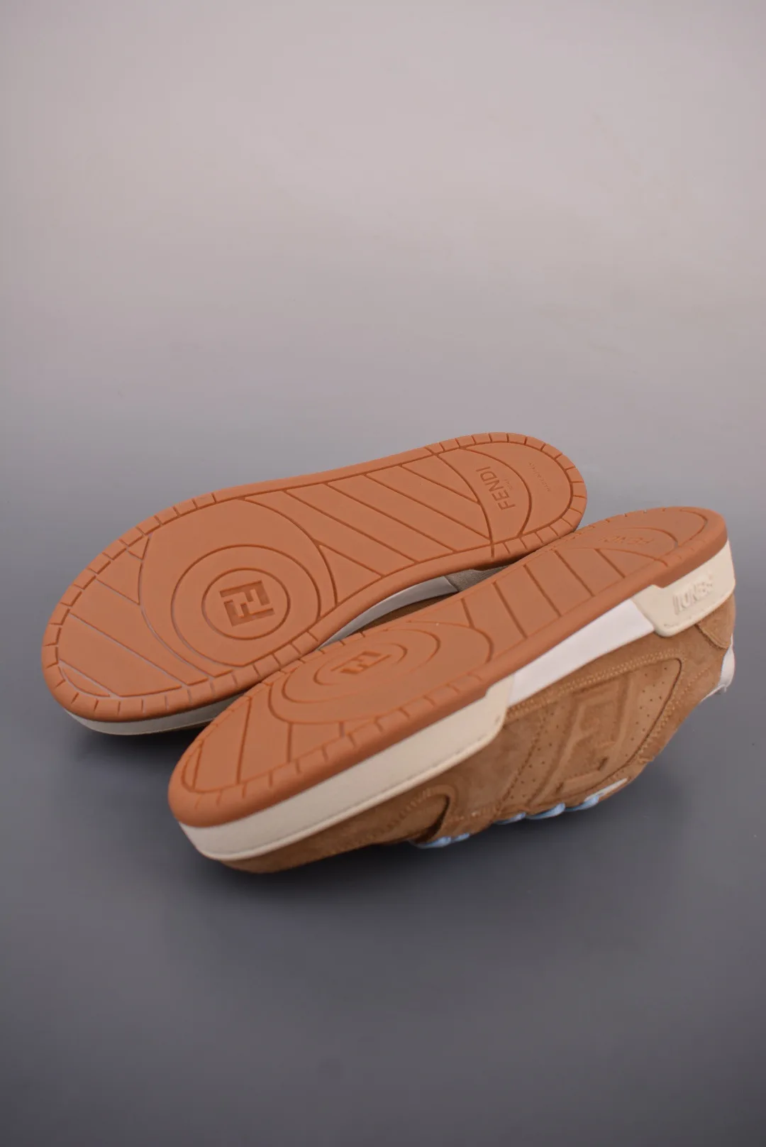 Кроссовки Мужские Fendi 19782580