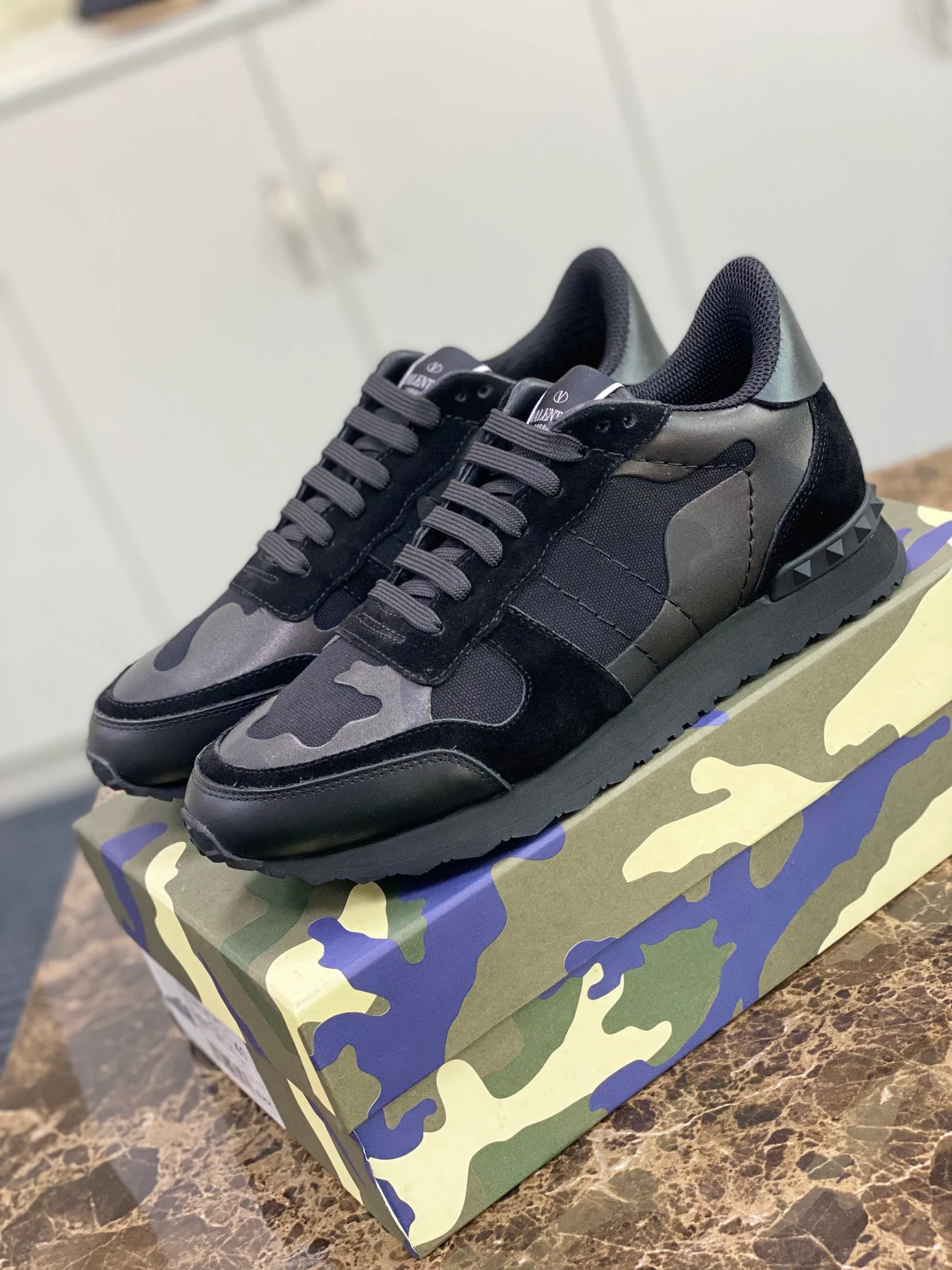 Кроссовки Женские Valentino 10736438