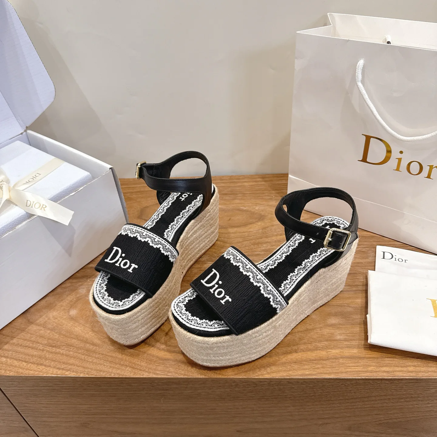 Босоножки Женские Christian Dior 17947077