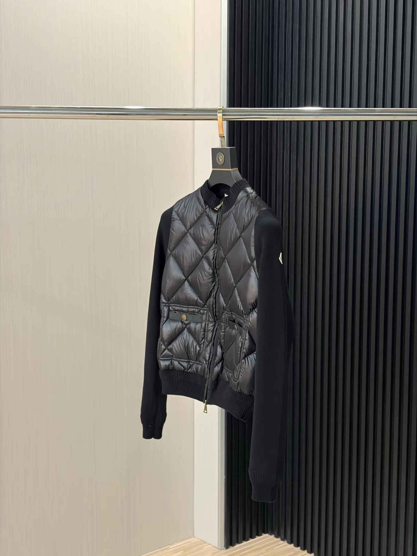 Куртки И Пуховики Мужские Moncler 18231146