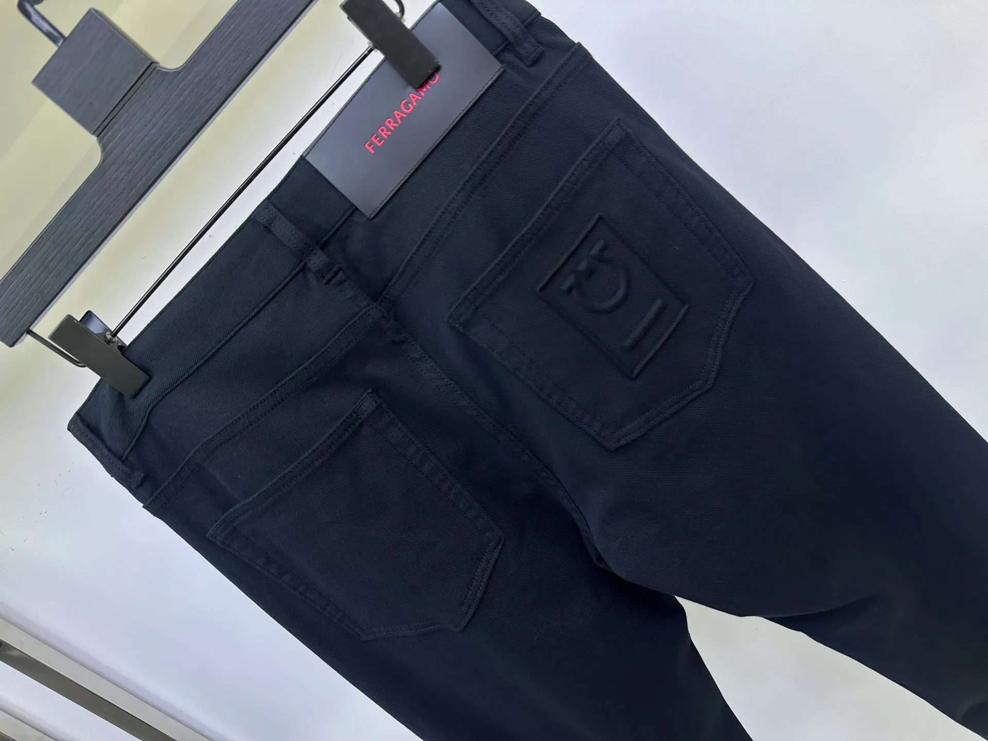 Брюки Мужские Salvatore Ferragamo 76115