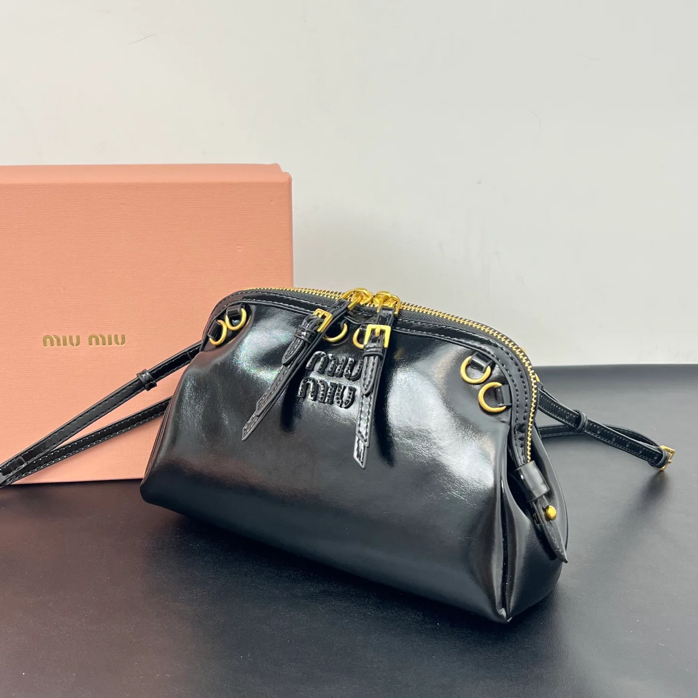 Классические Сумки Женские Miu Miu 11742816