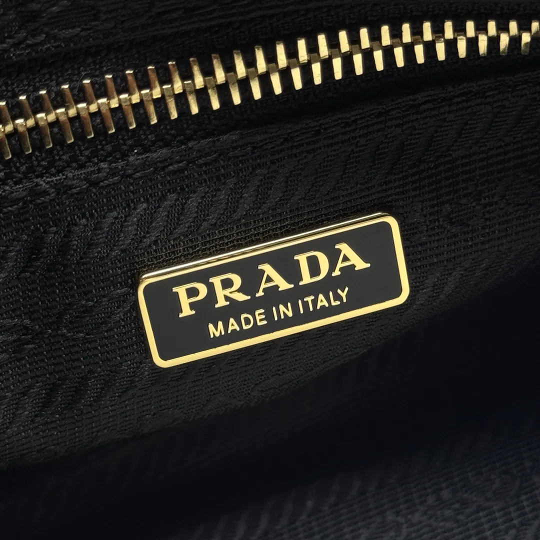 Классические Сумки Женские Prada 10446849