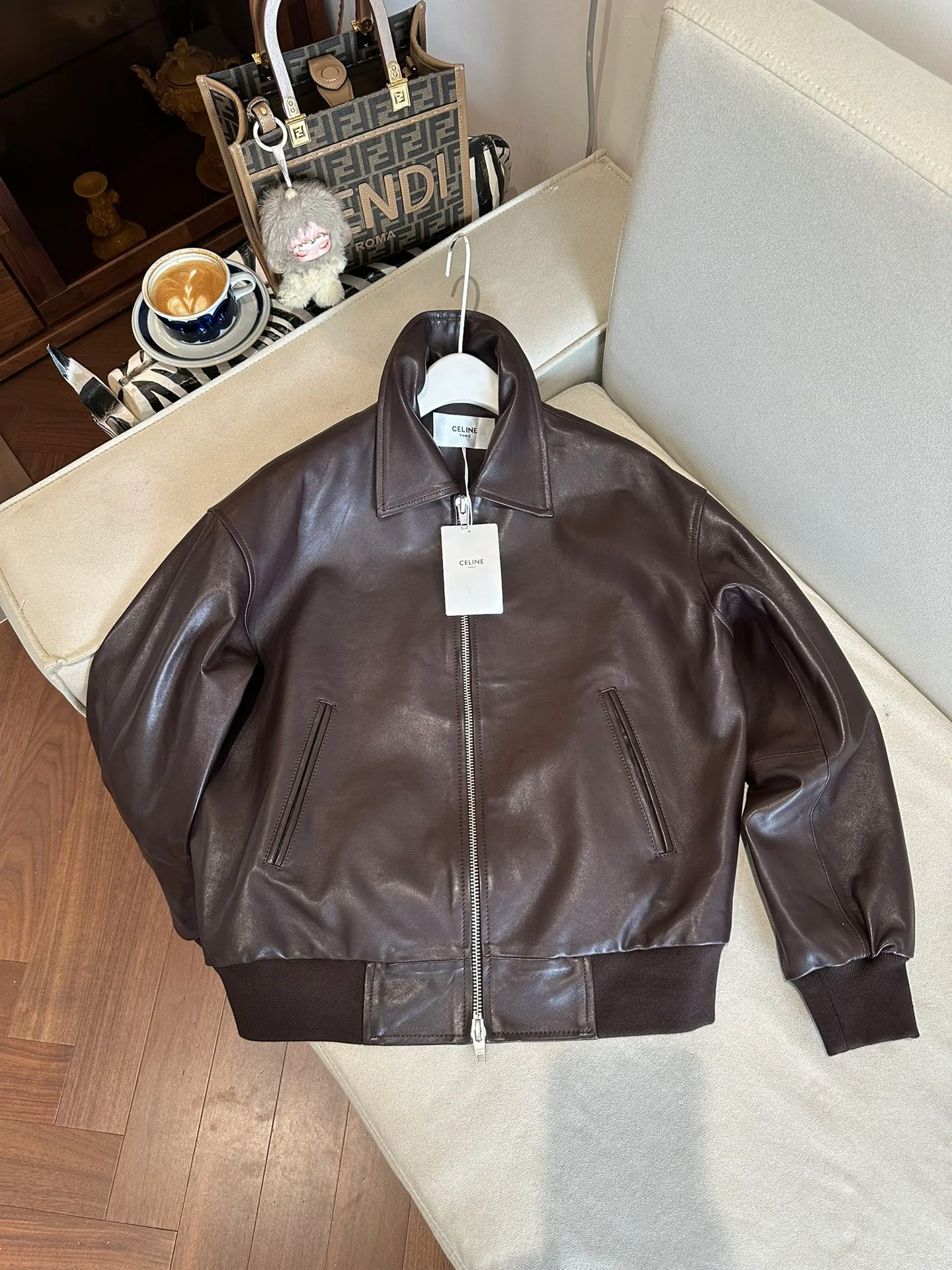 Кожаные Куртки И Дублёнки Женские Celine 10867321