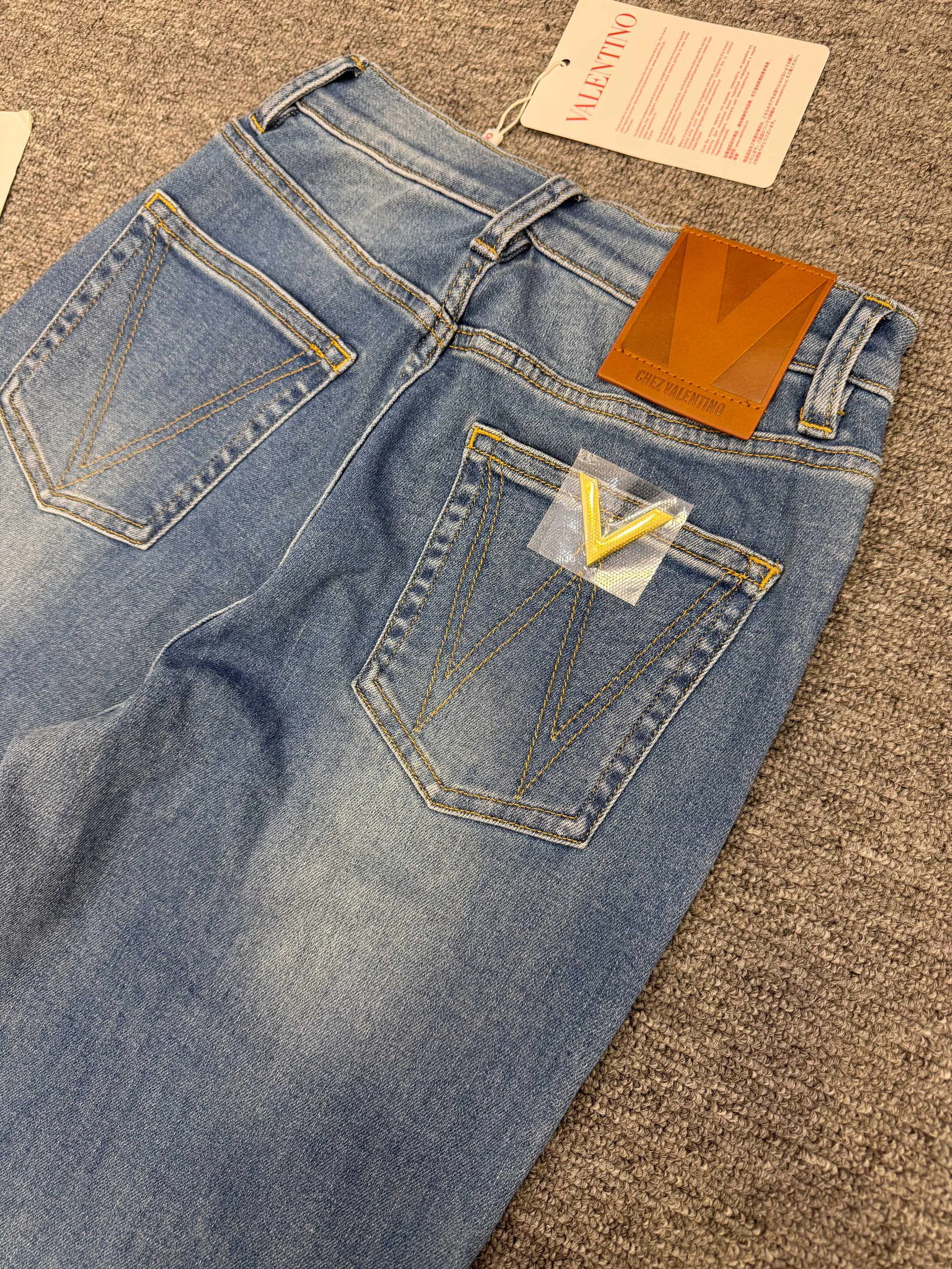 Джинсы Женские Valentino 11622691