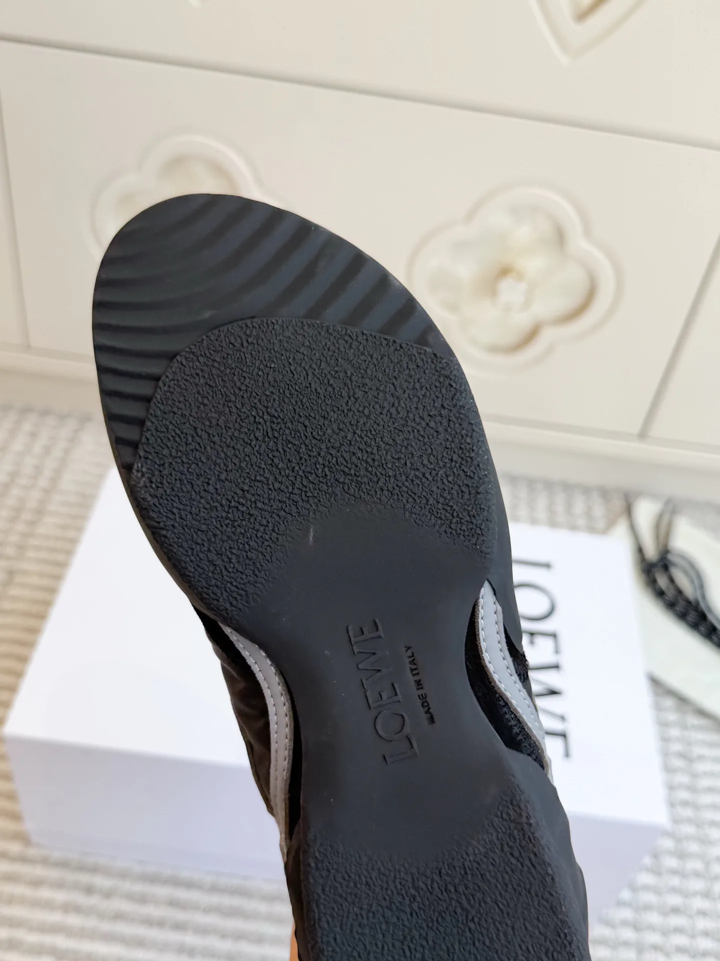 Кроссовки Женские Loewe 18275865