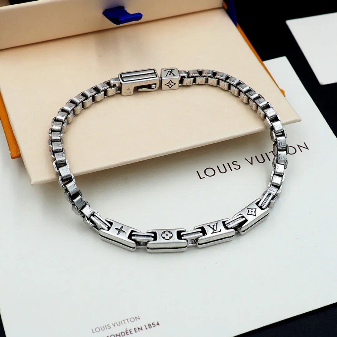 Бижутерия Louis Vuitton 17922658