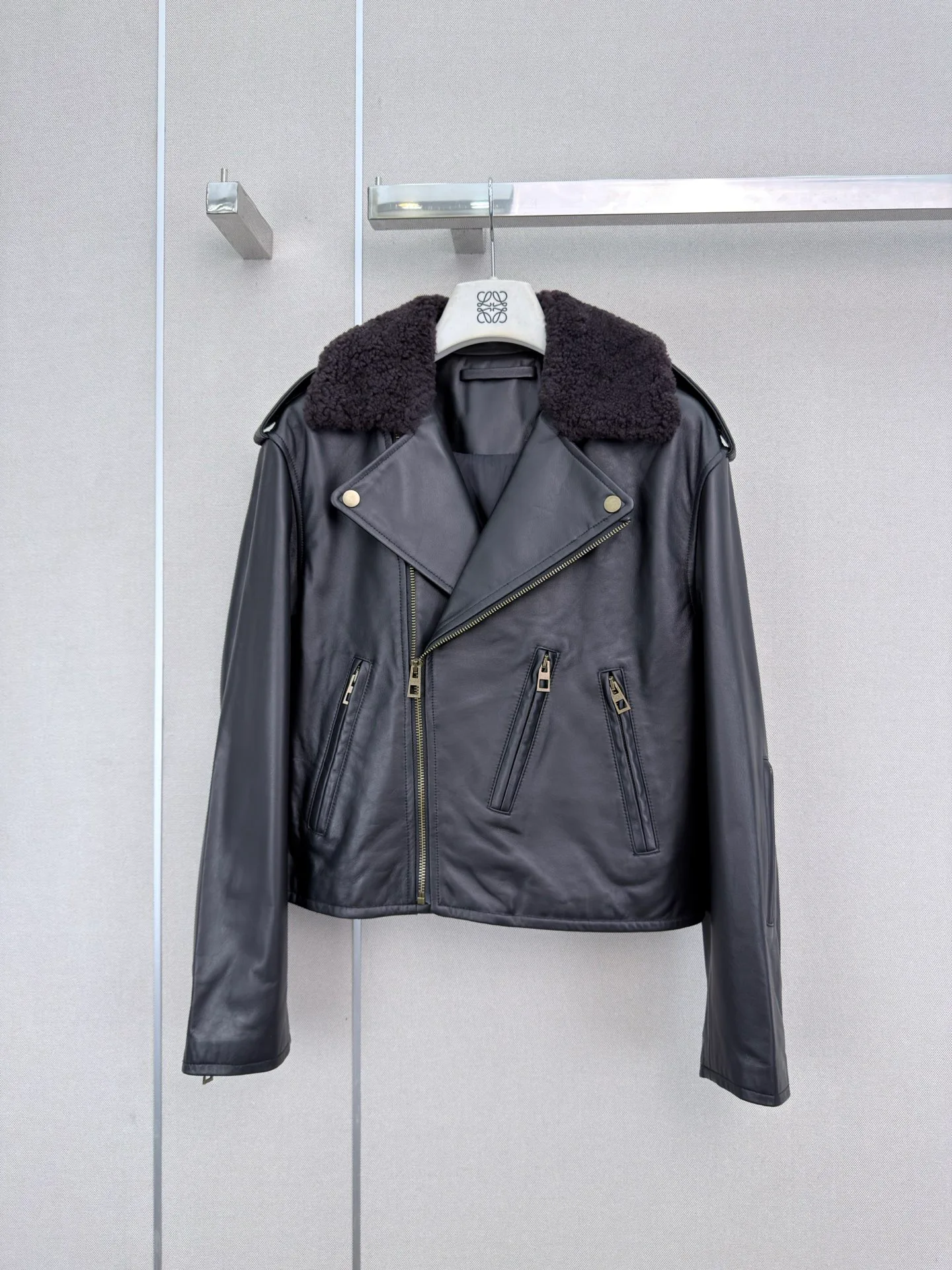 Кожаные Куртки И Дублёнки Женские Loewe 18455196