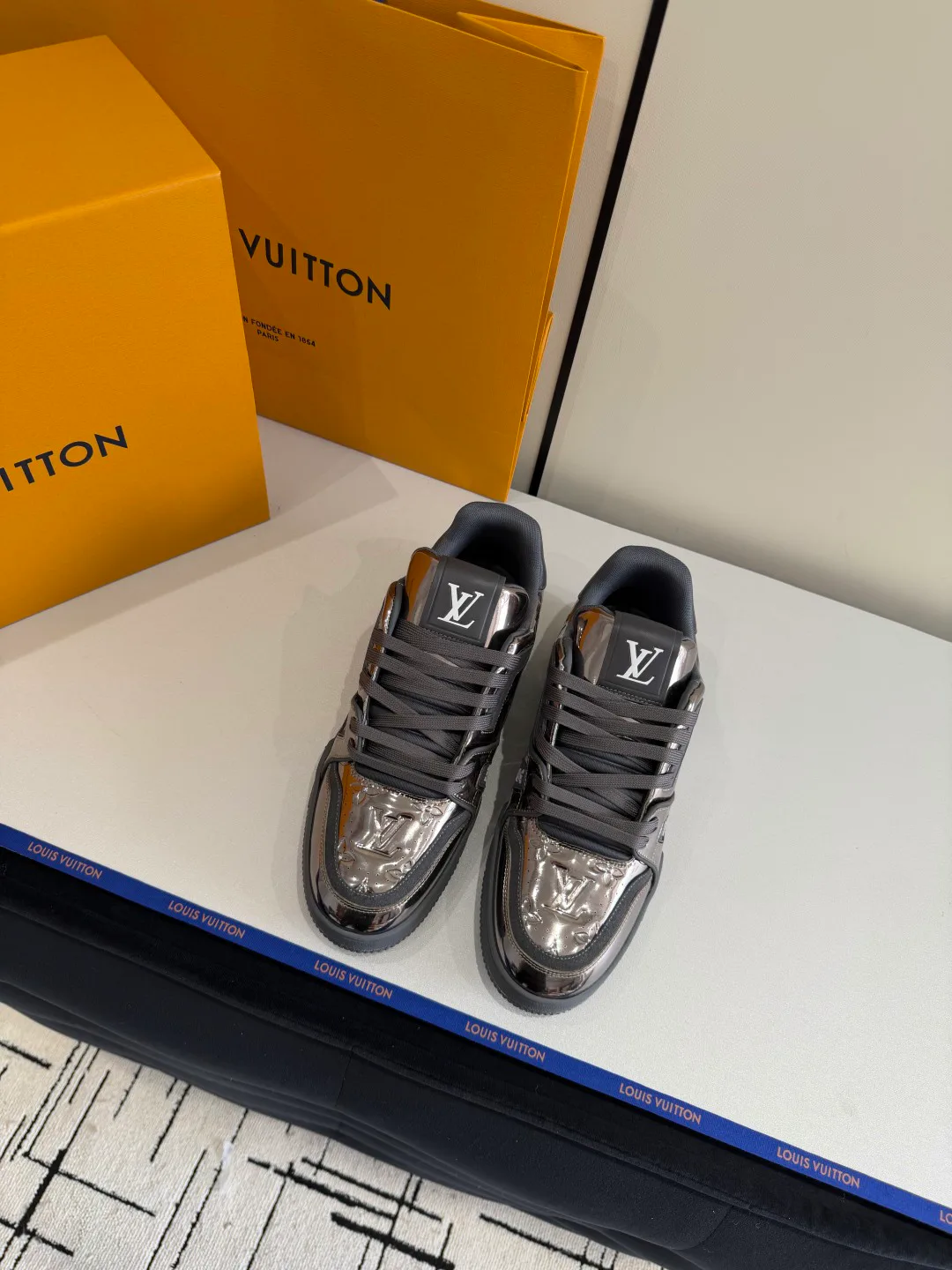 Кроссовки Мужские Louis Vuitton 12370904