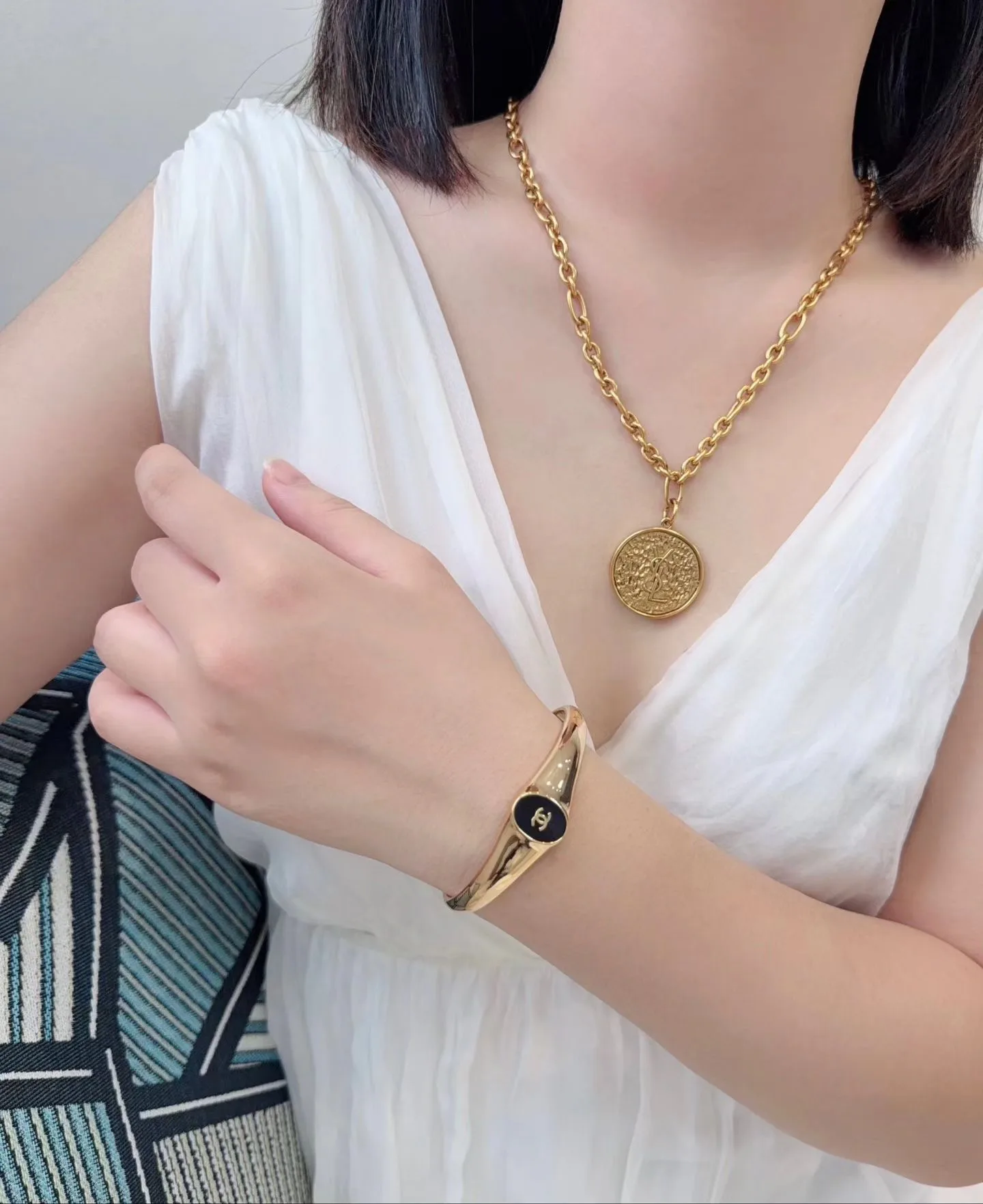 Бижутерия Chanel 18122992
