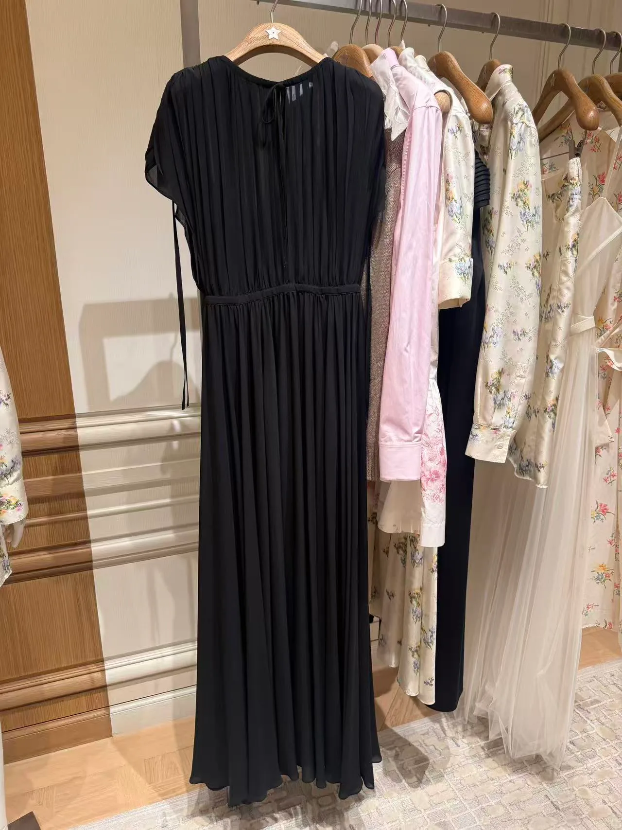 Платья Женские Christian Dior 18795382