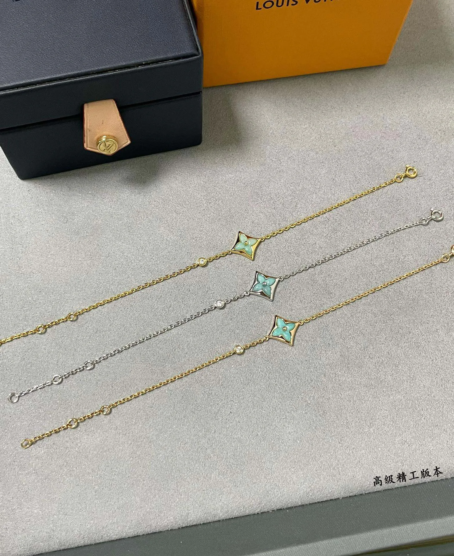 Бижутерия Louis Vuitton 11474361