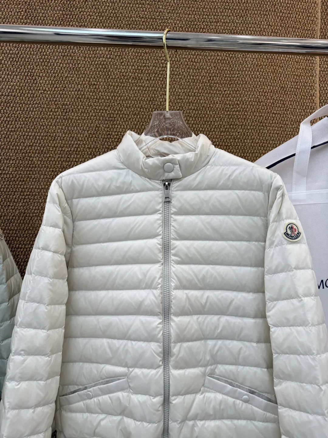 Куртки И Пуховики Женские Moncler 19636093