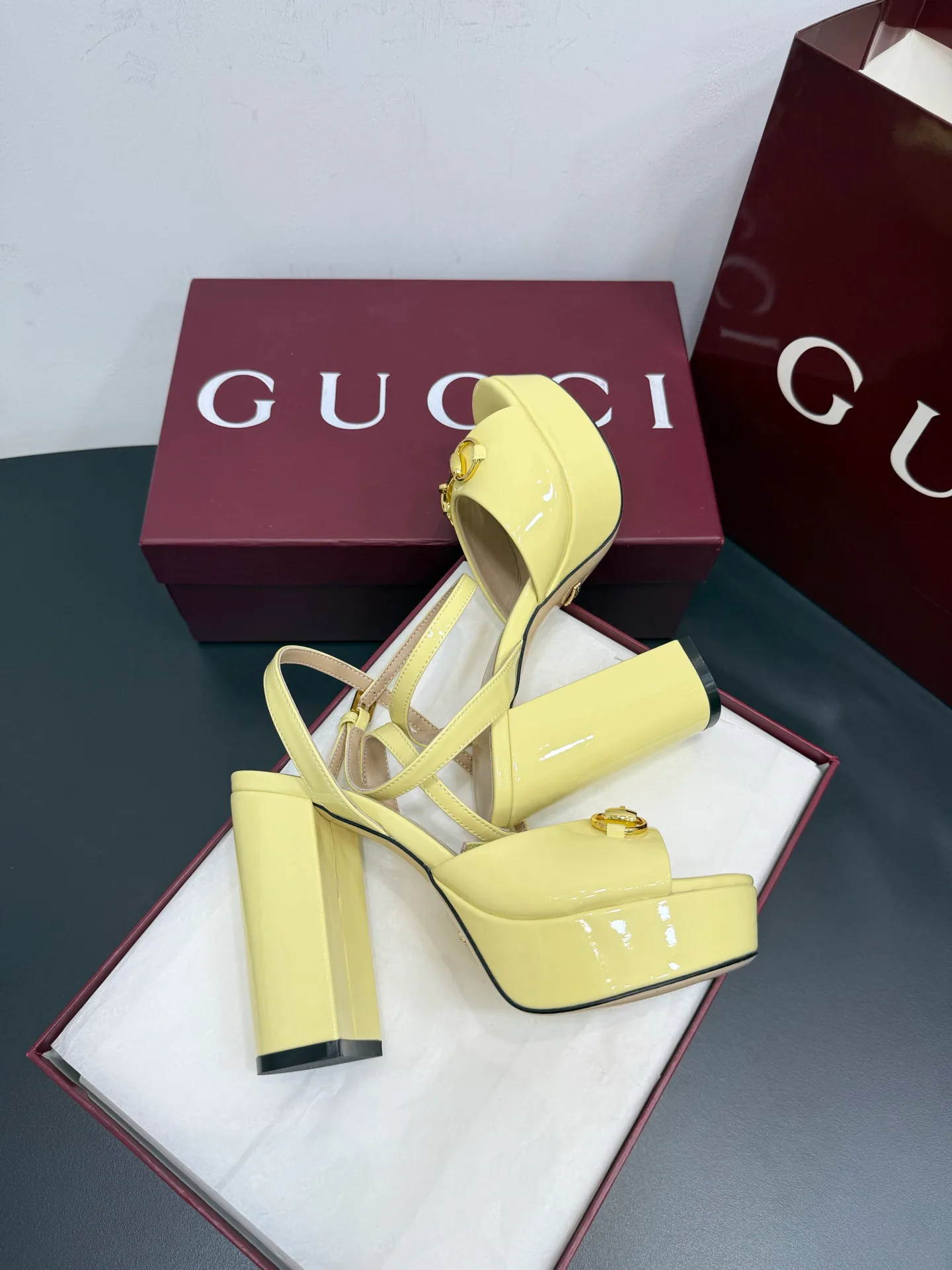Сандалии Женские Gucci 882822