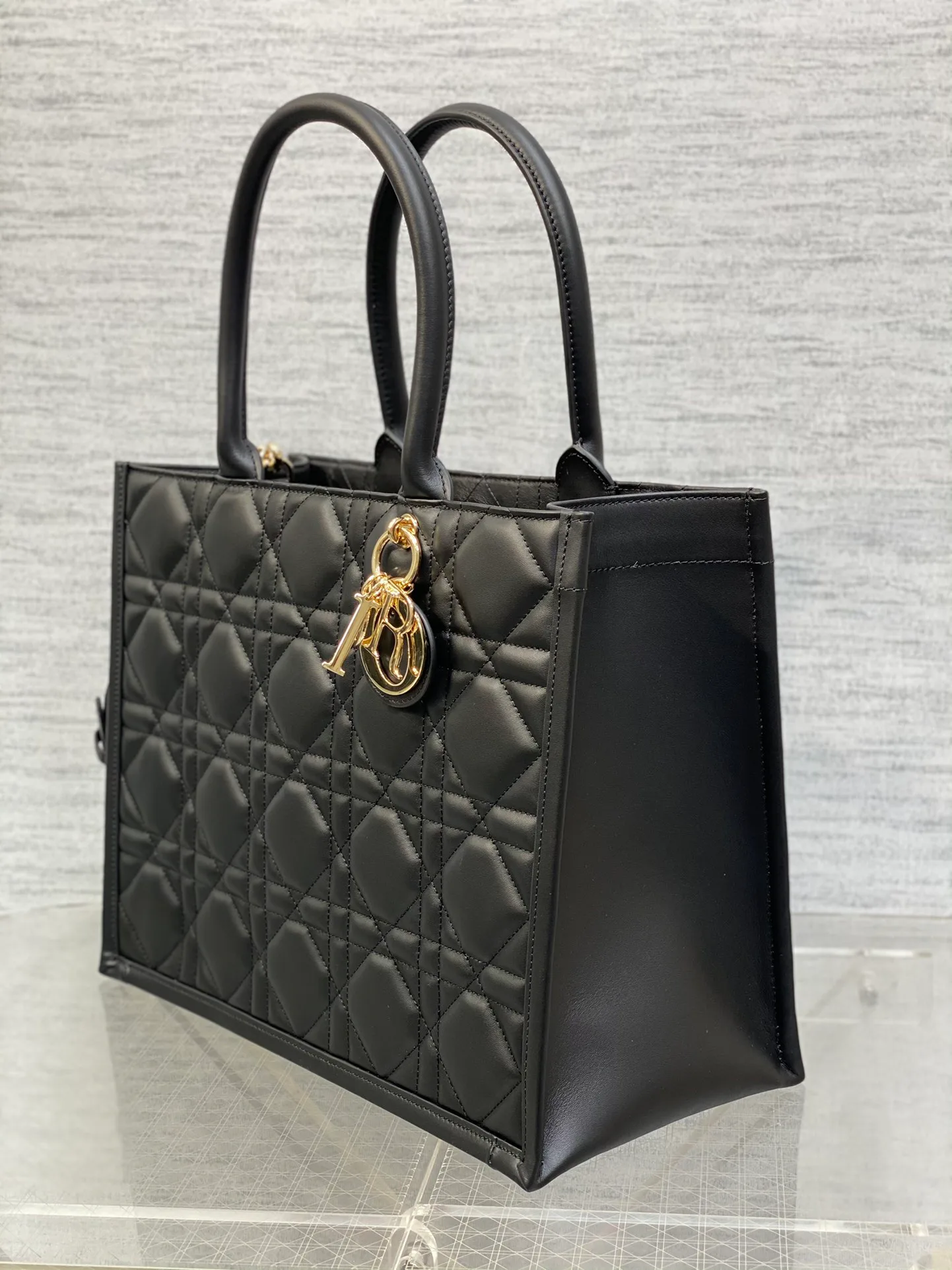 Классические Сумки Женские Christian Dior 17601396