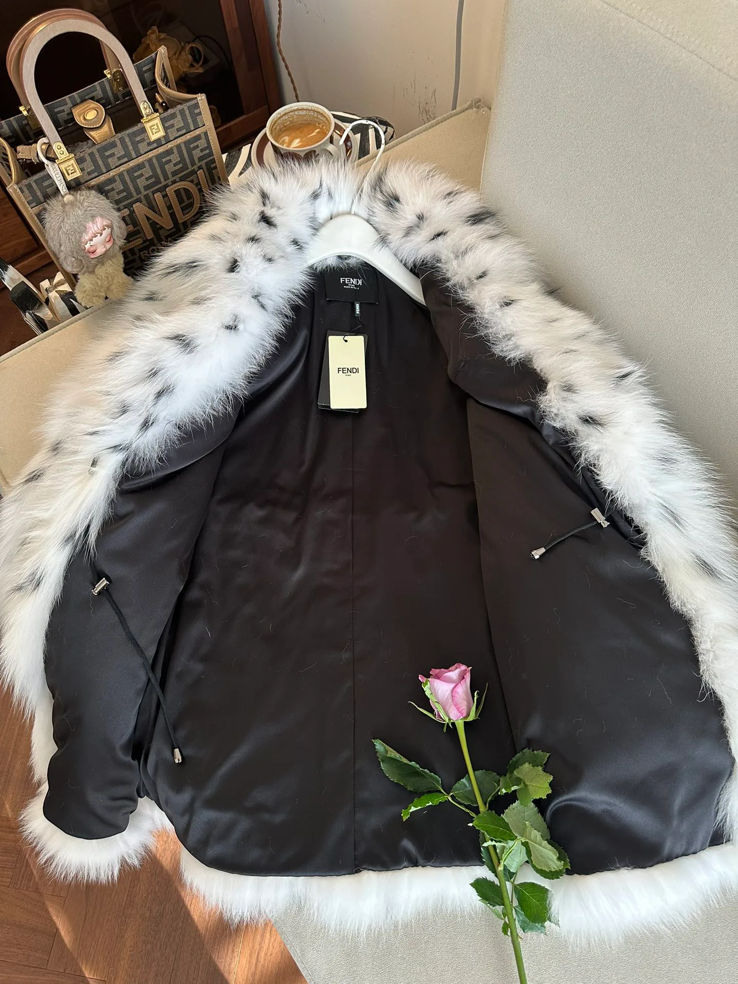 Шубы Женские Fendi 660918