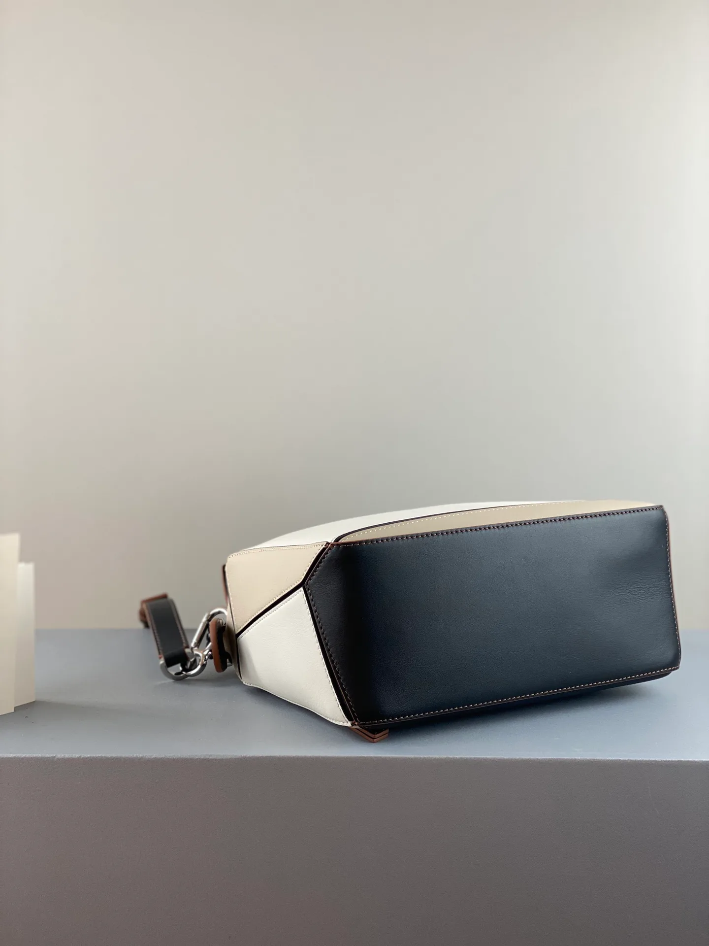 Классические Сумки Женские Loewe 17271518