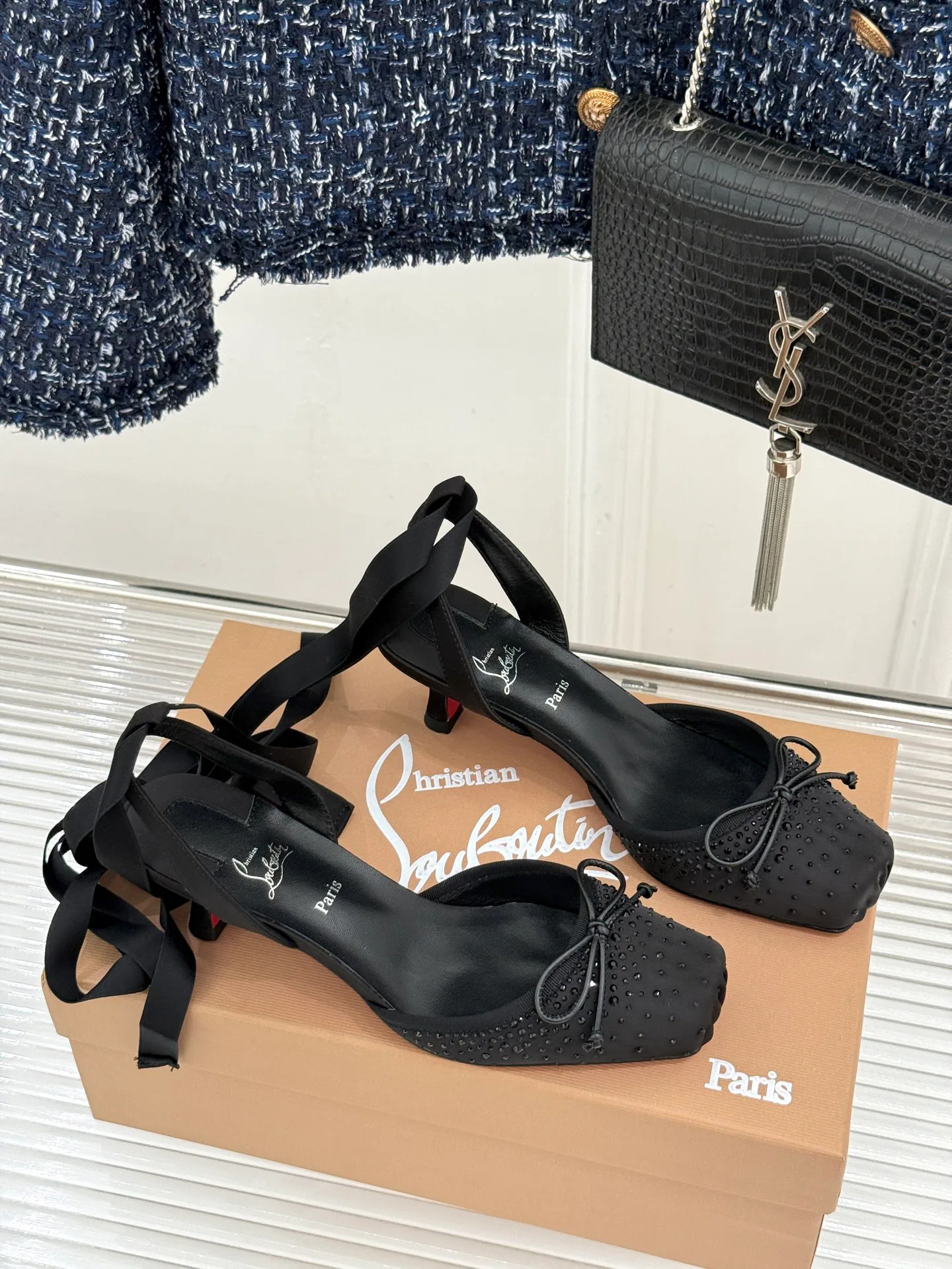 Босоножки Женские Christian Louboutin 11416405