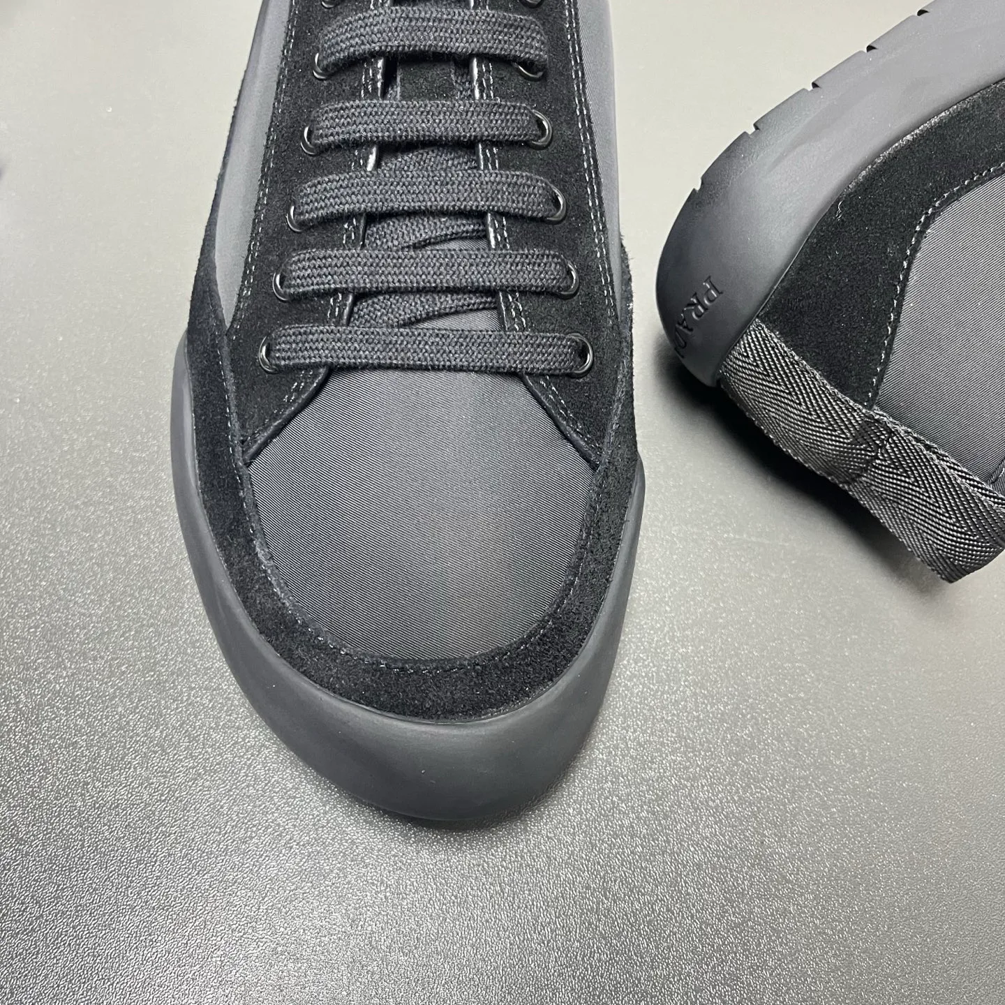 Кроссовки Мужские Prada 13216334