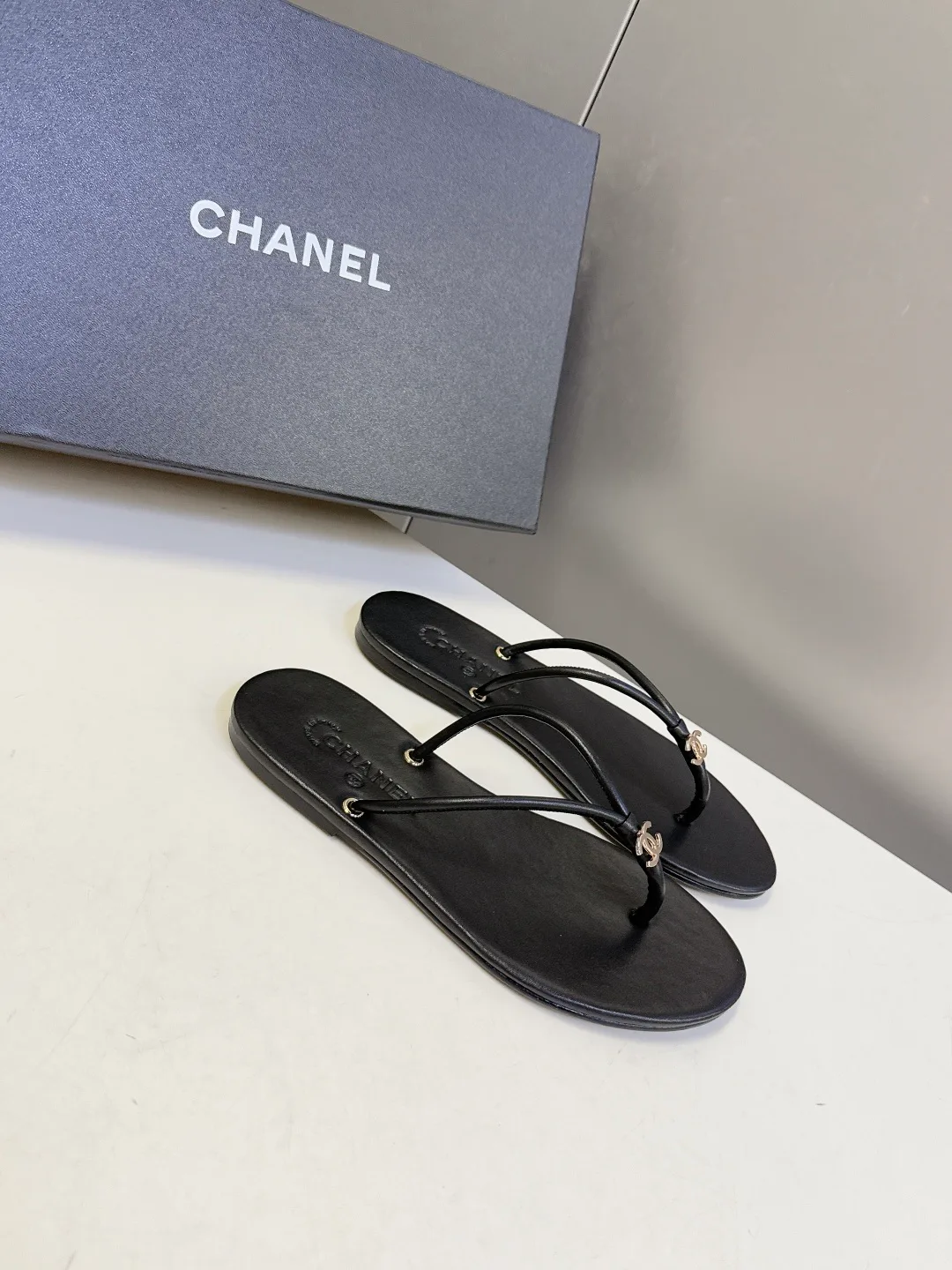 Шлепанцы Женские Chanel 11677226