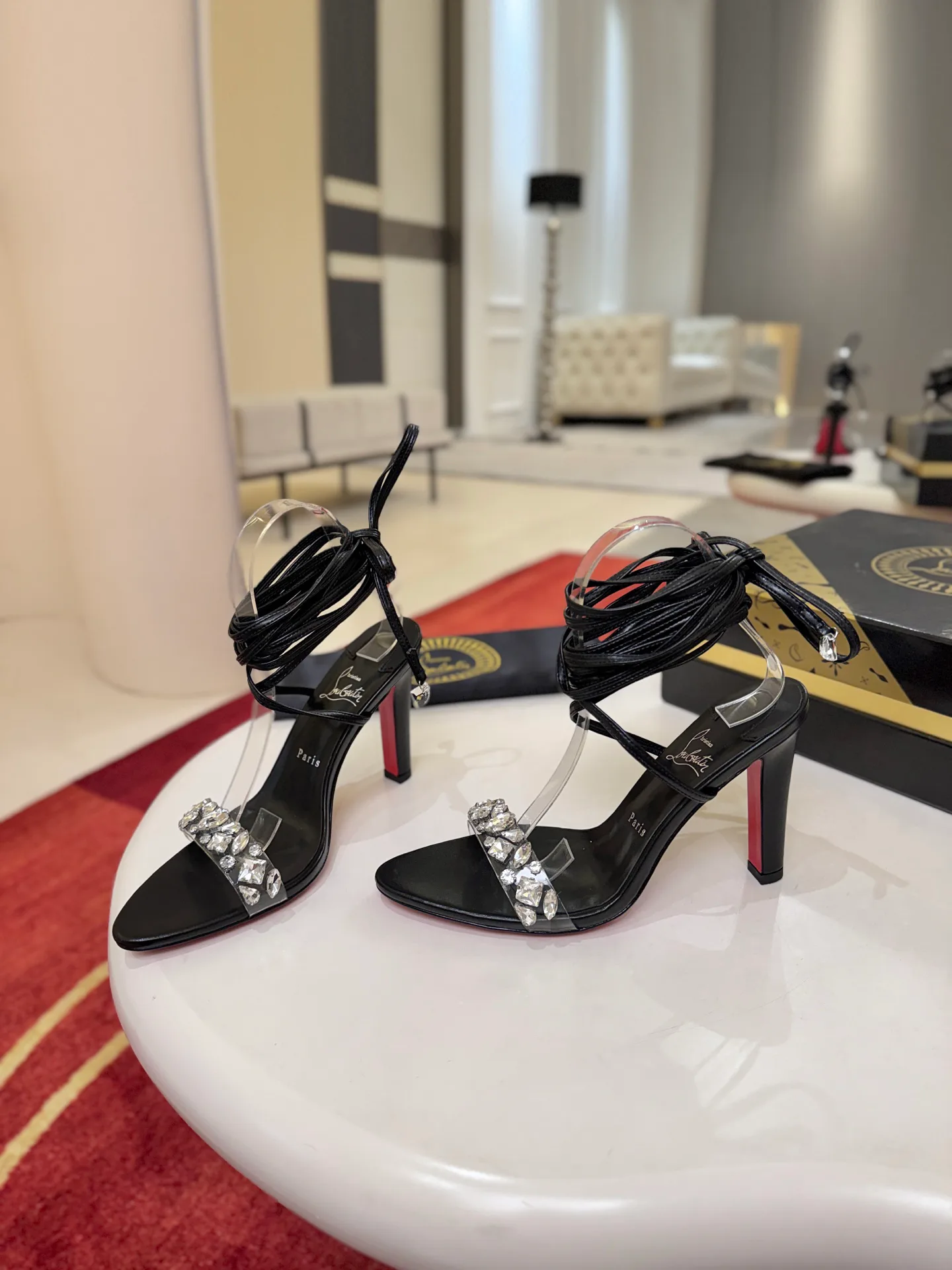 Босоножки Женские Christian Louboutin 19401991