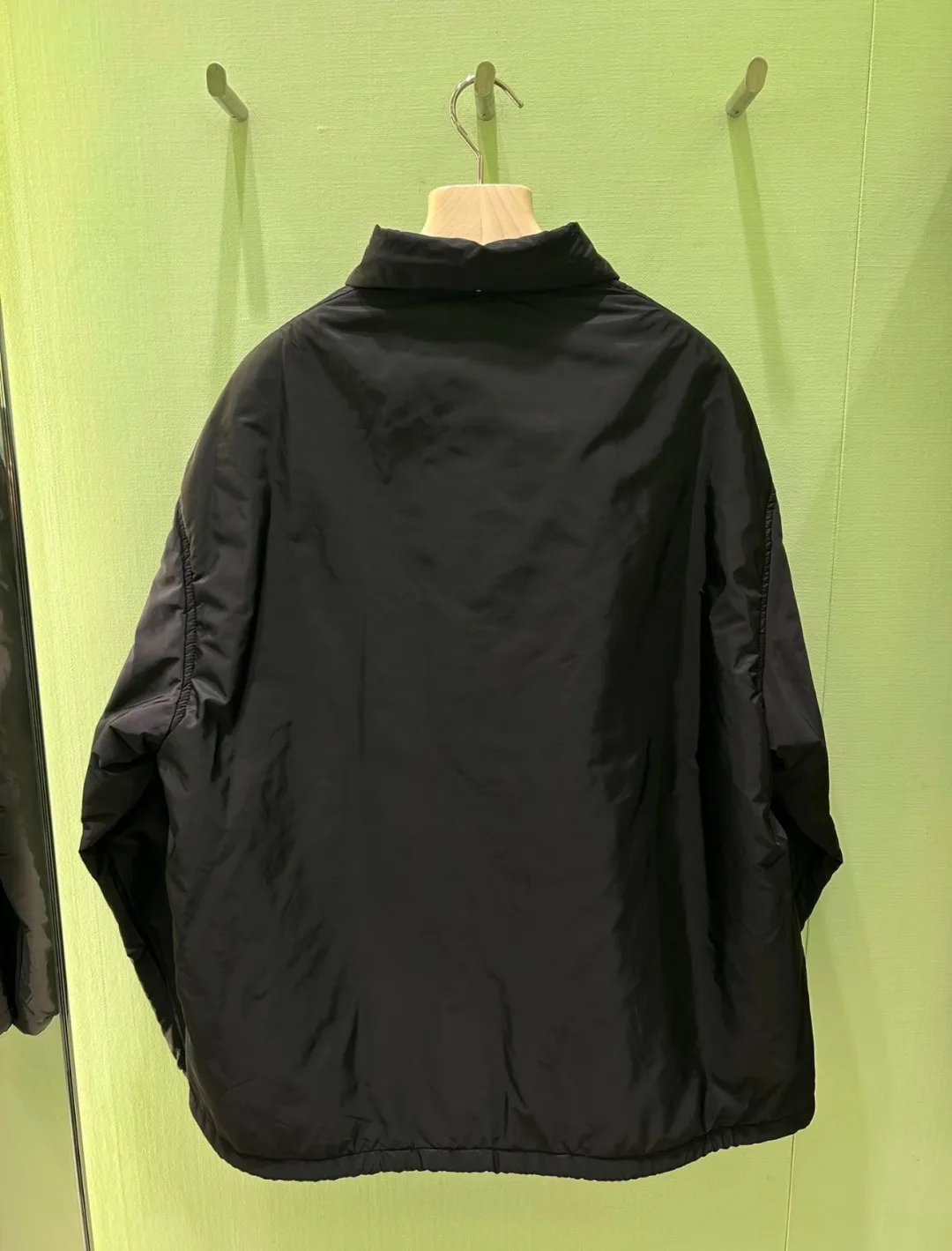 Куртки И Пуховики Женские Prada 18108873