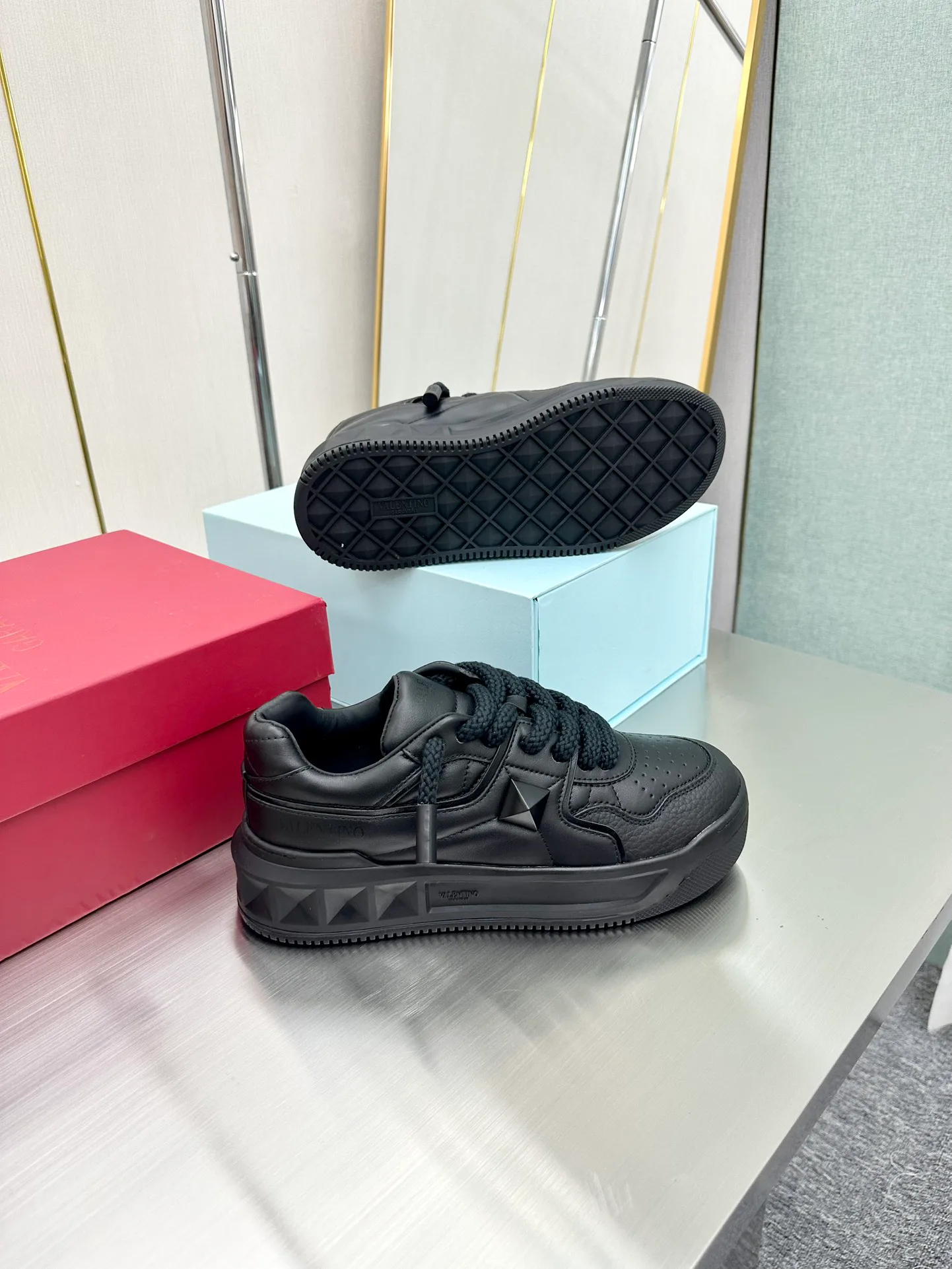 Кроссовки Женские Valentino 17904333
