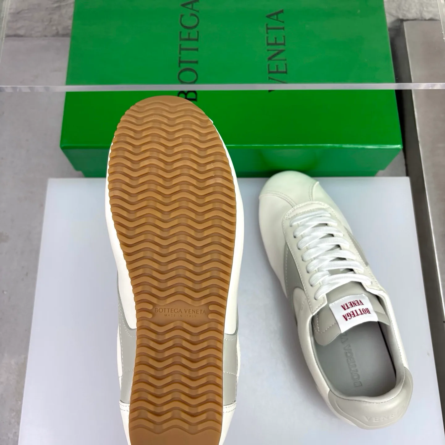 Кроссовки Женские Bottega Veneta 18351658
