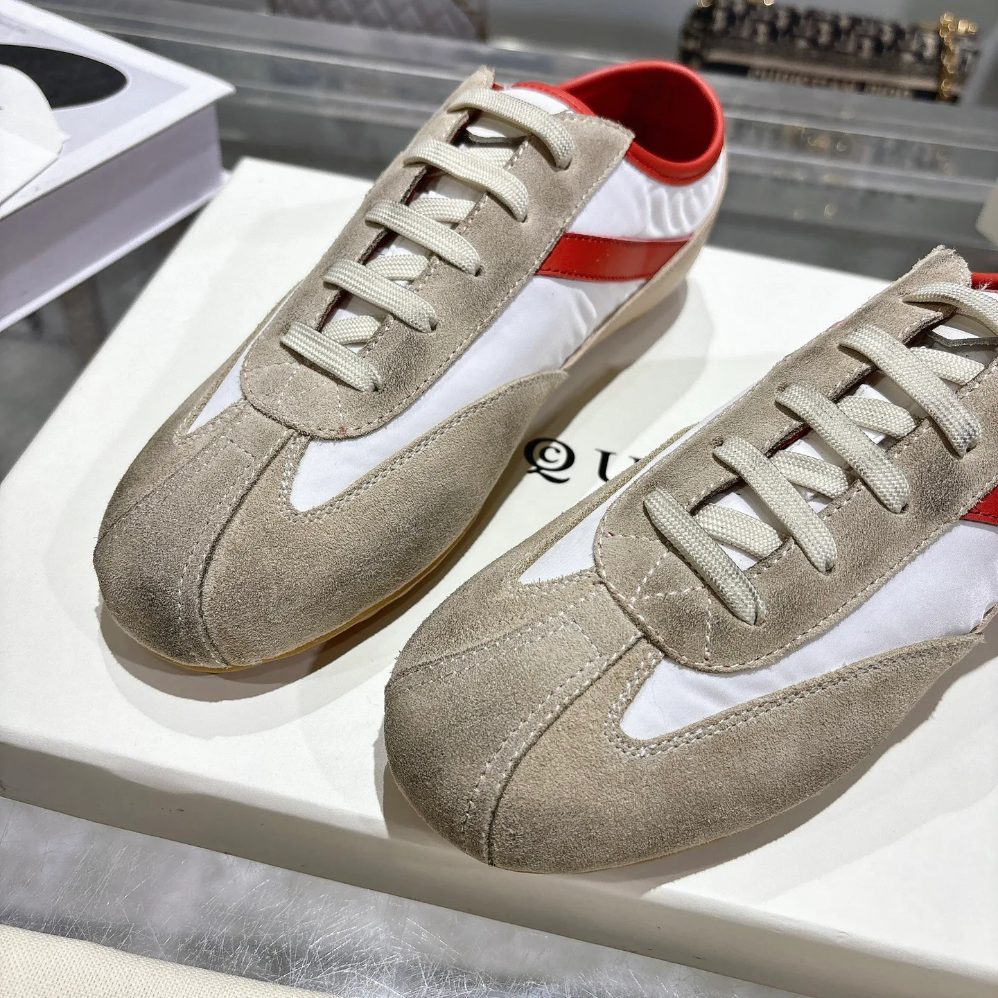 Кроссовки Женские Alexander Mcqueen 12208658