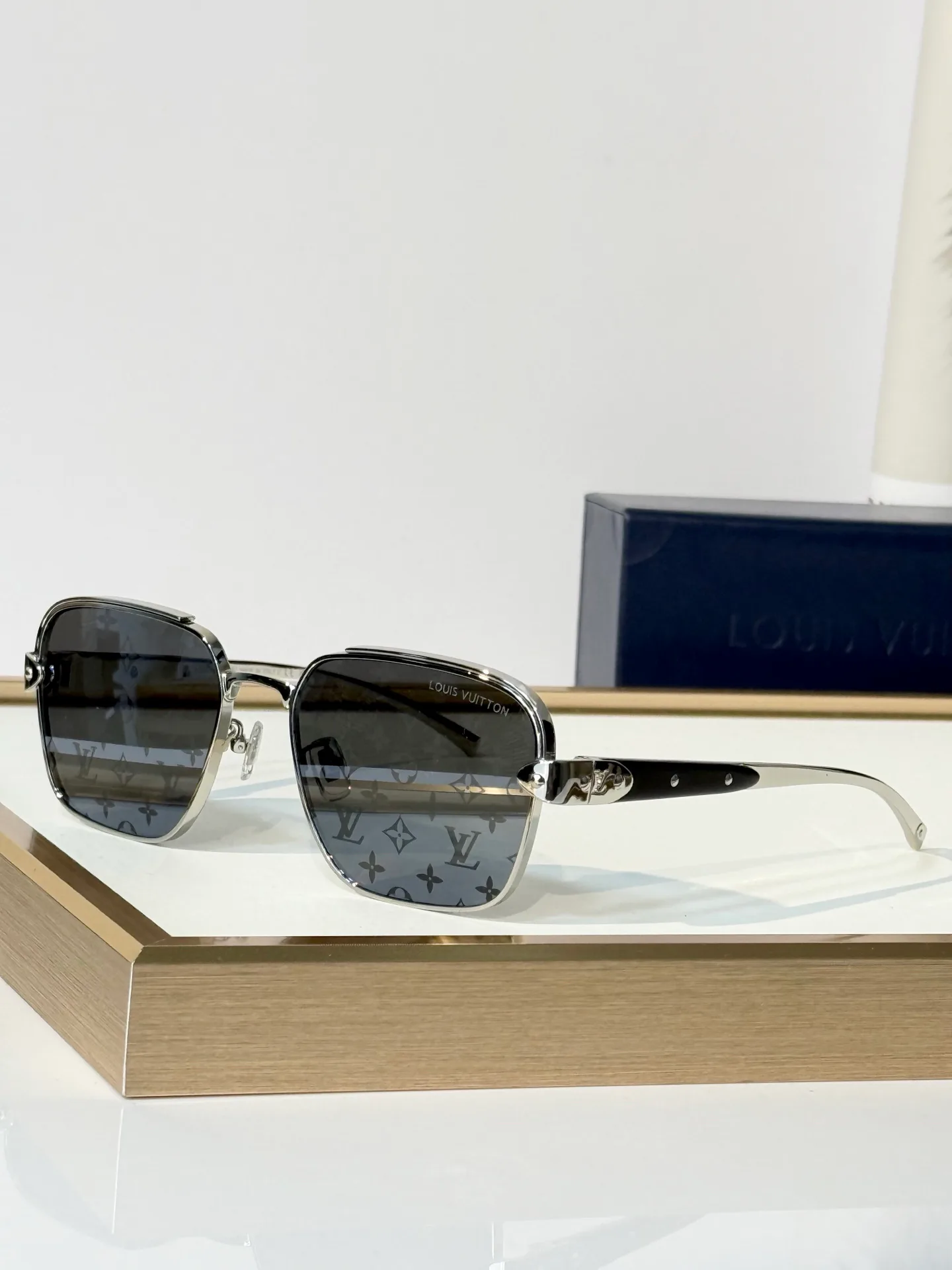 Очки Louis Vuitton 18453222