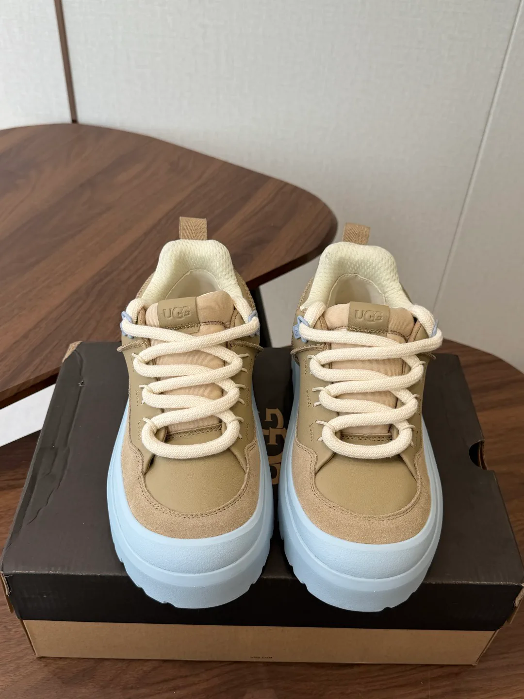 Кроссовки Женские Ugg 18796509