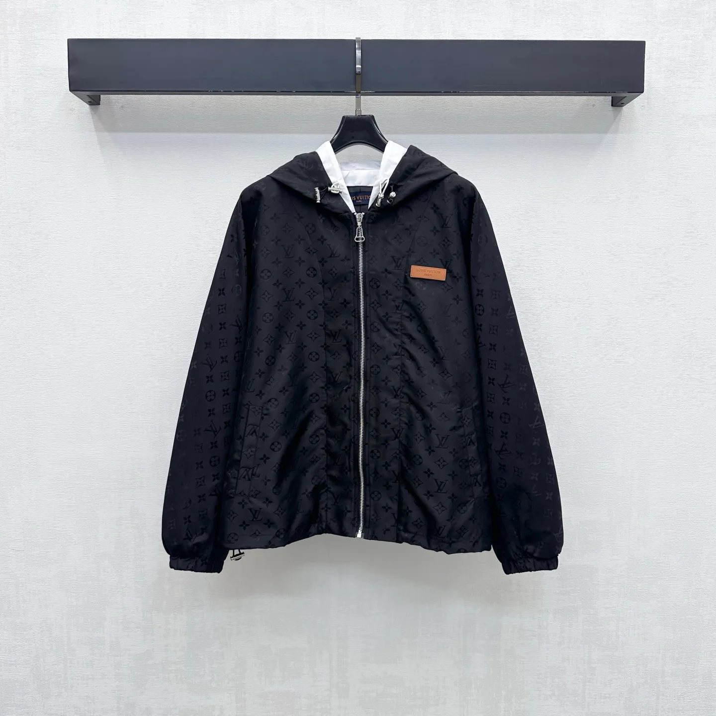 Куртки И Пуховики Женские Louis Vuitton 18555703