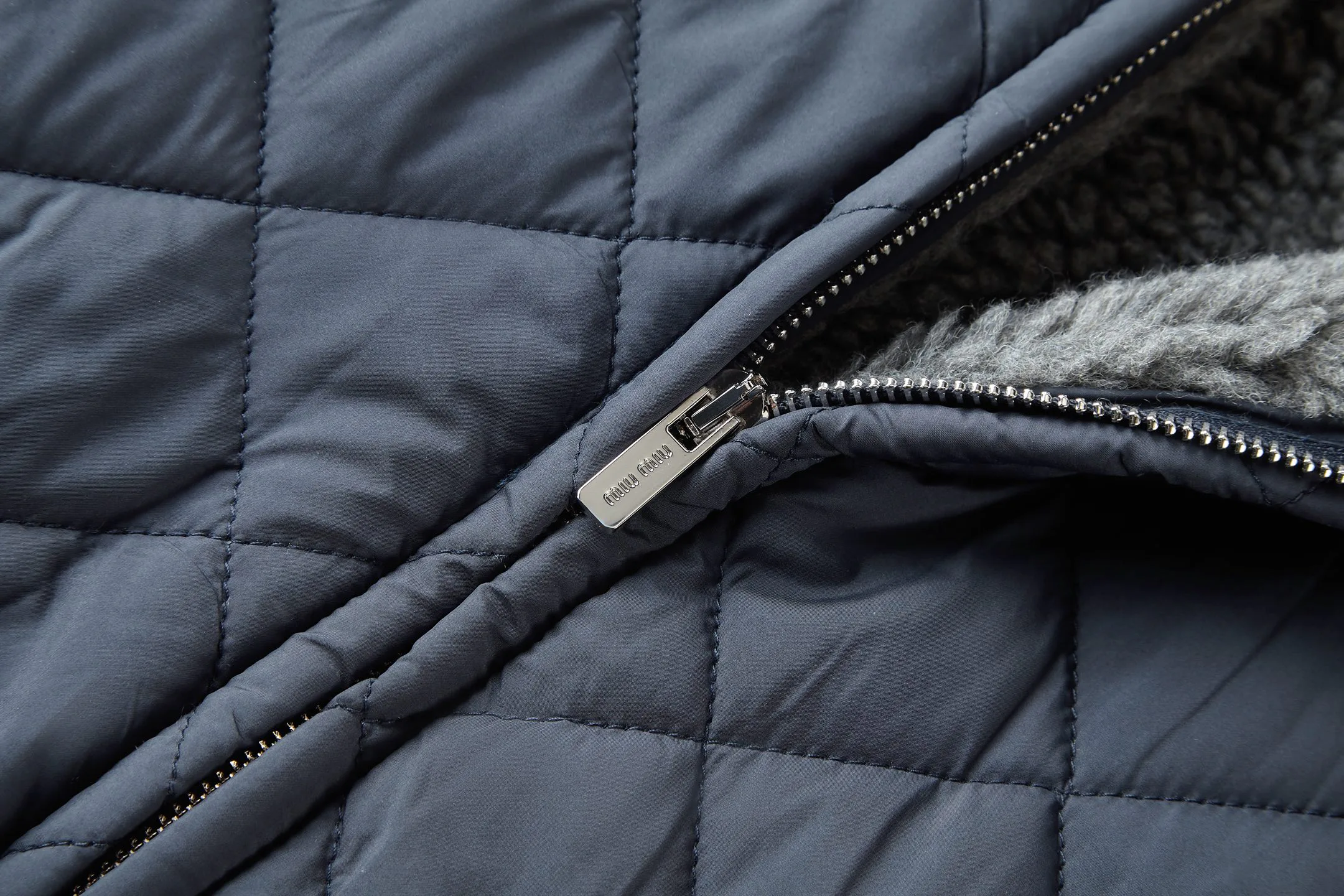 Куртки И Пуховики Женские Miu Miu 19283247
