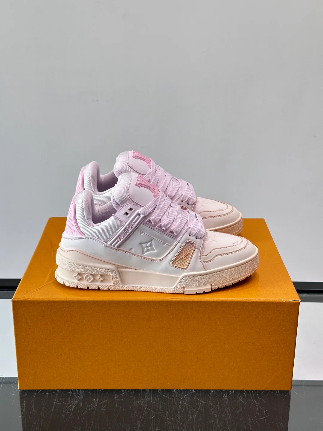 Кроссовки Женские Louis Vuitton 12797000