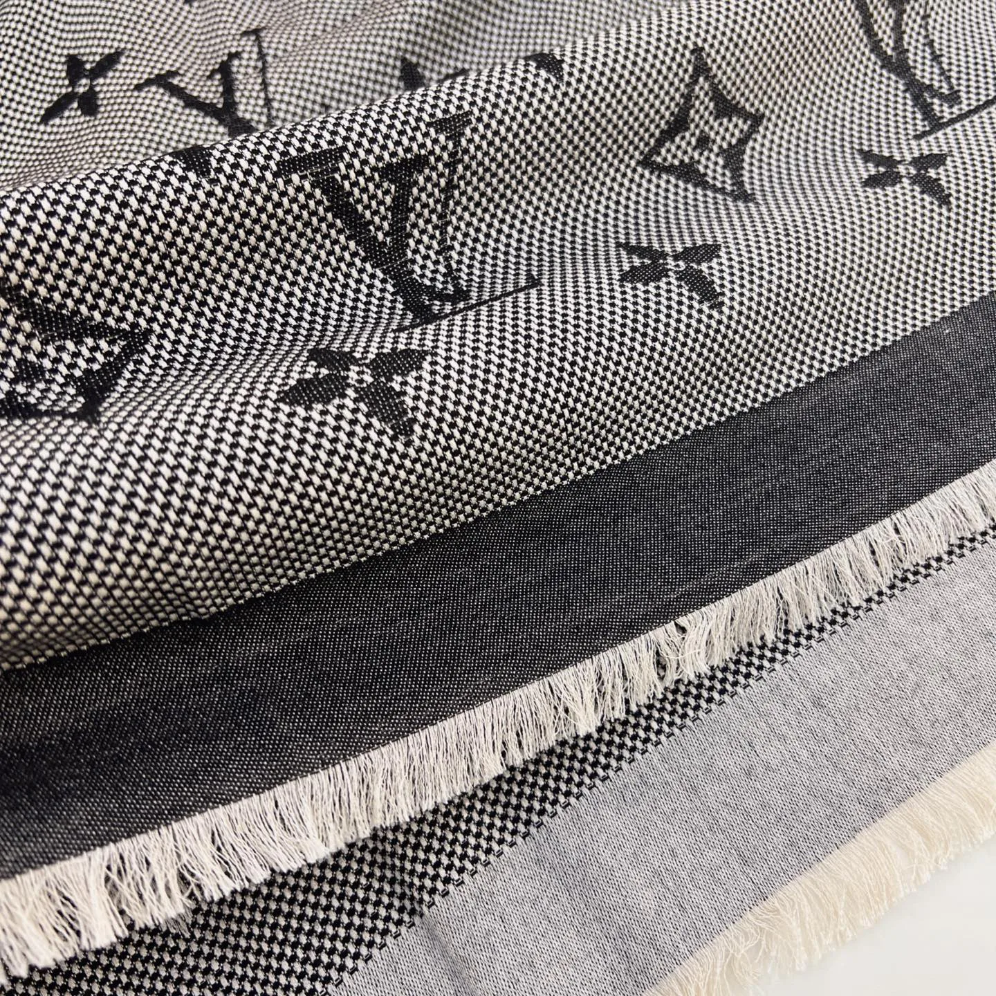 Шарфы Louis Vuitton 1652194