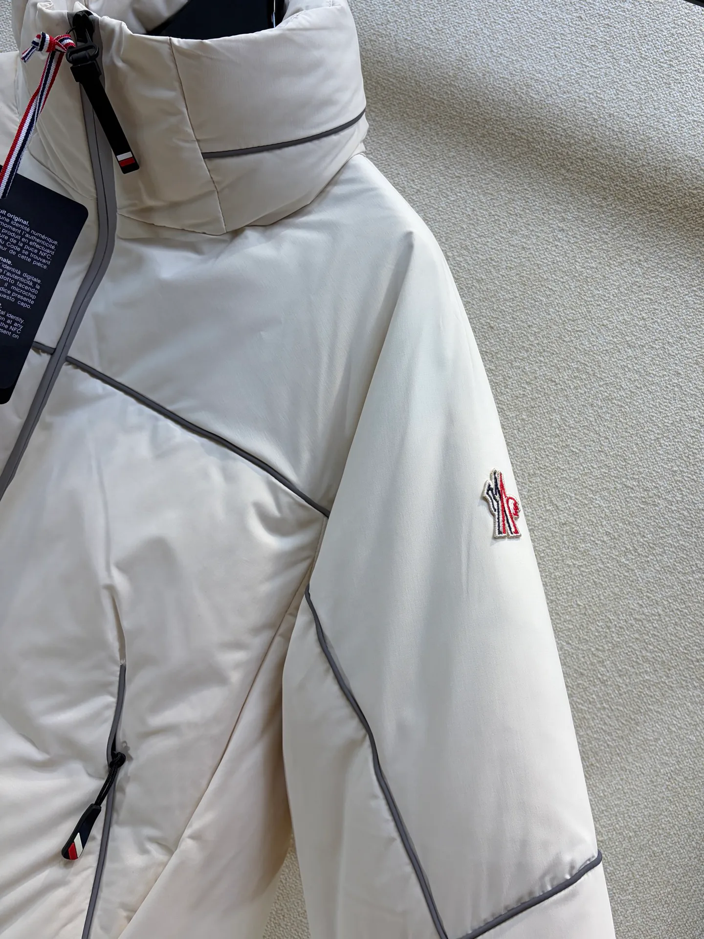 Куртки И Пуховики Женские Moncler 18252928