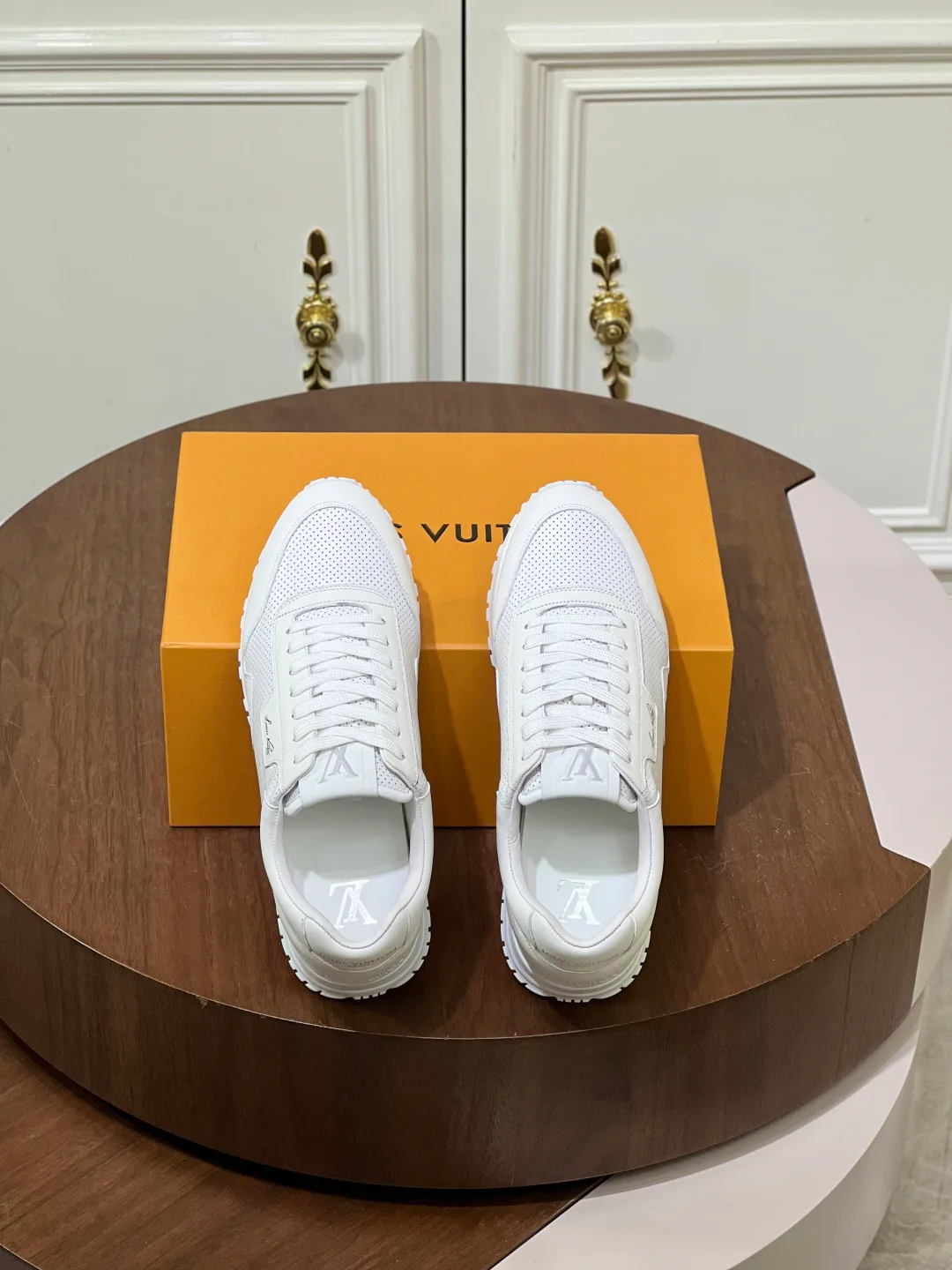 Кроссовки Мужские Louis Vuitton 18039350