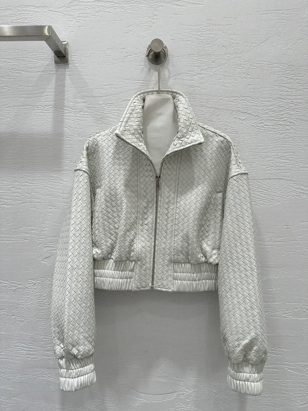Кожаные Куртки И Дублёнки Женские Bottega Veneta 16933275