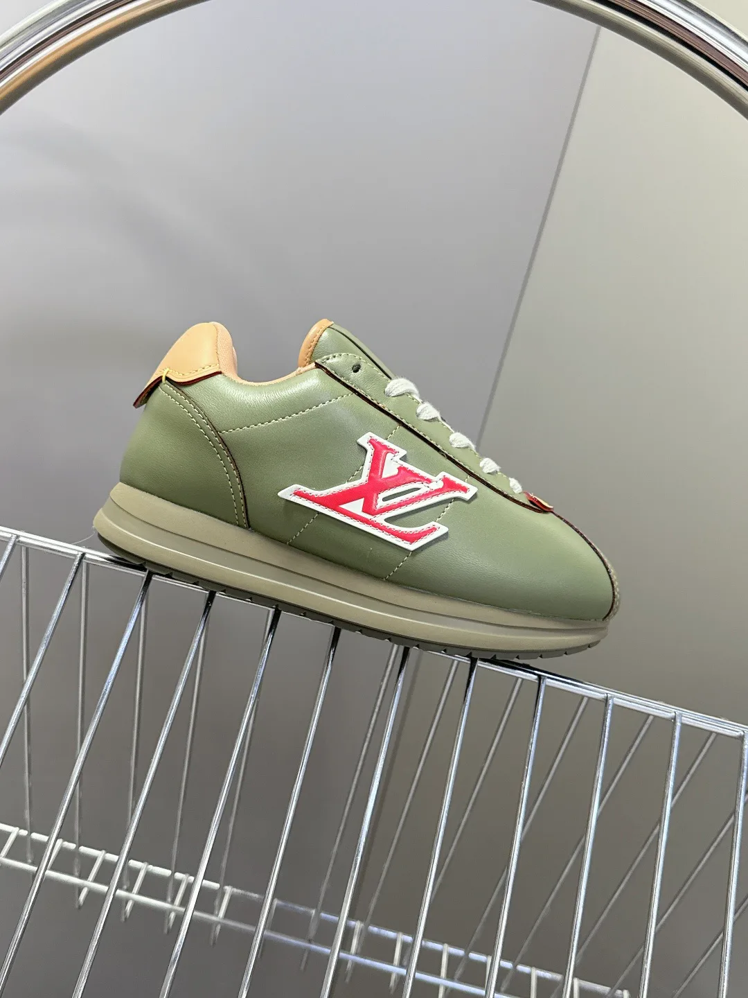 Кроссовки Женские Louis Vuitton 18005445