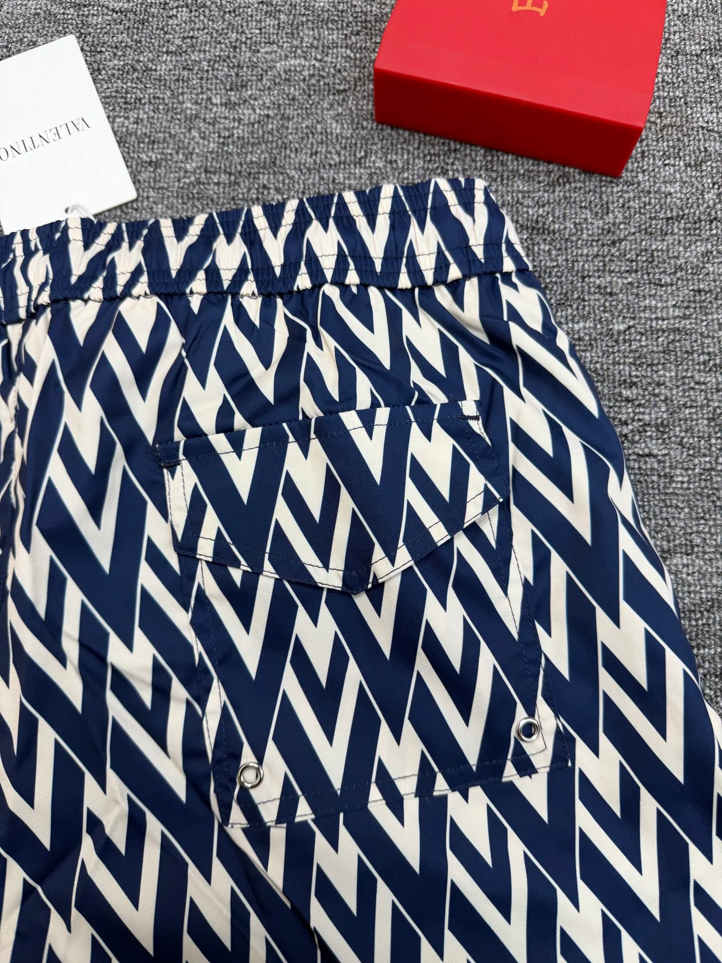 Шорты Женские Valentino 5052756