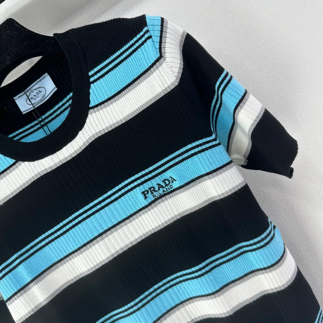 Футболки Женские Prada 13400897