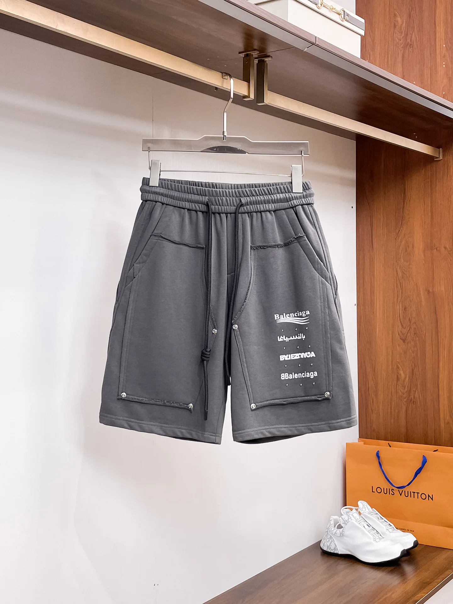 Шорты Мужские Balenciaga 13417590