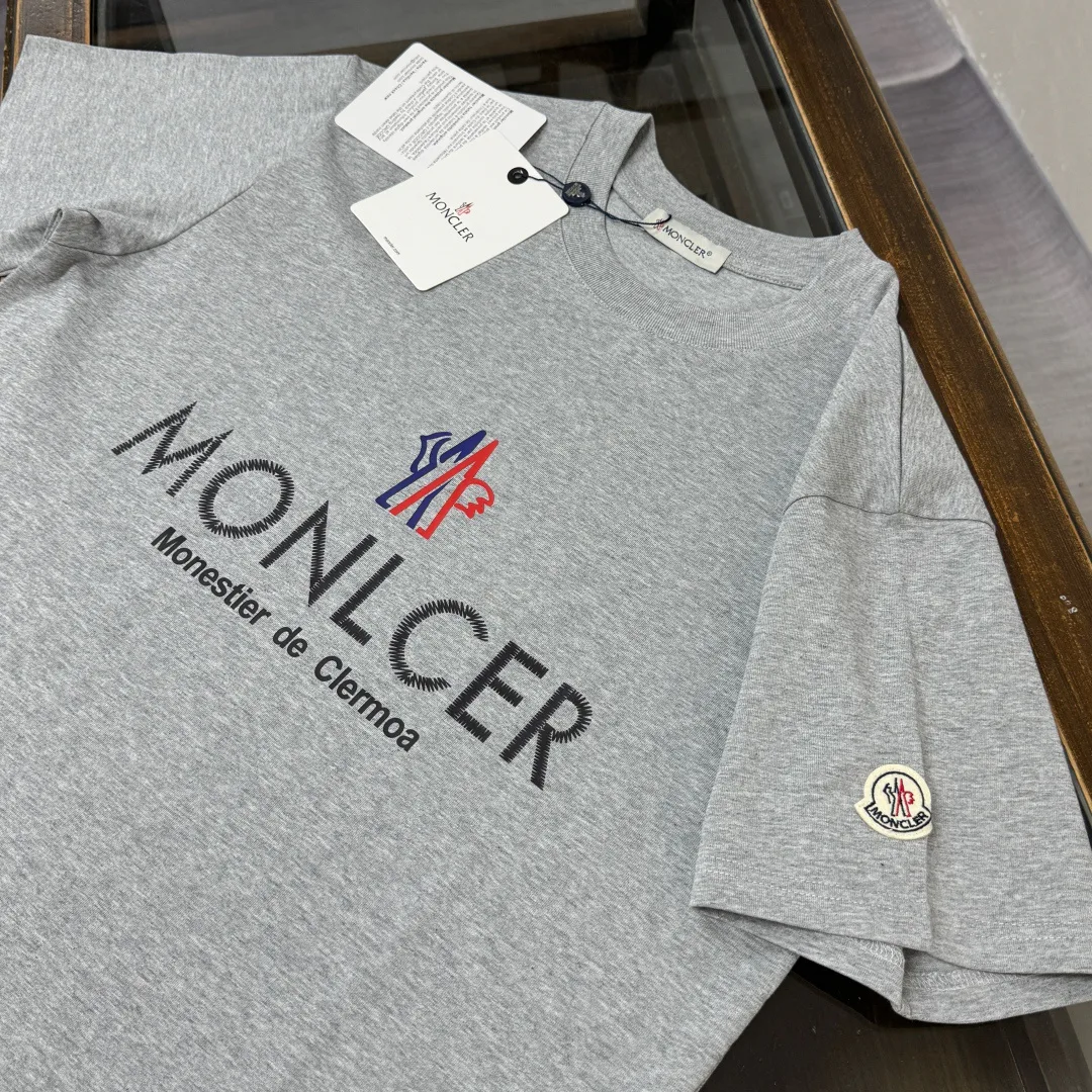 Футболки Женские Moncler 10292173